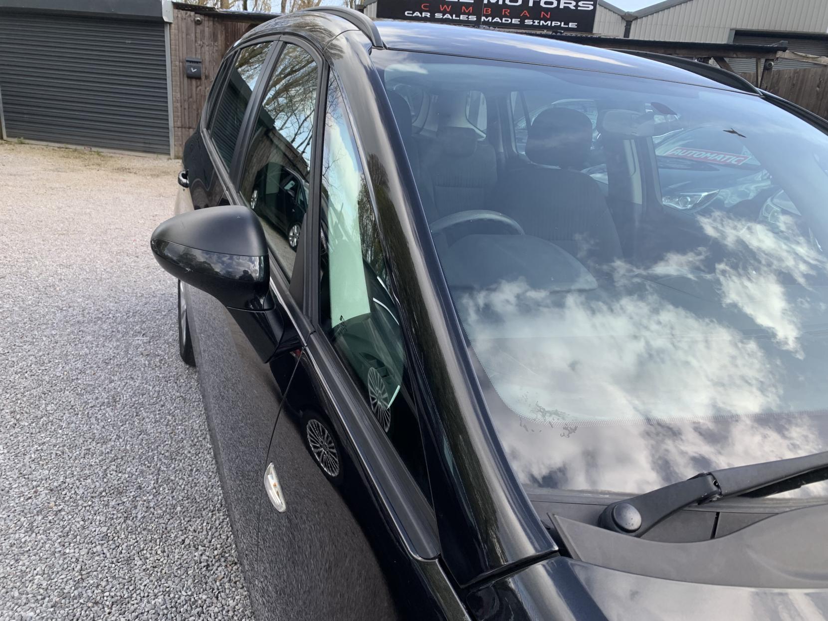 Vauxhall Zafira Tourer 1.4i Turbo Design MPV 5dr Petrol Manual Euro 6 (140 ps)