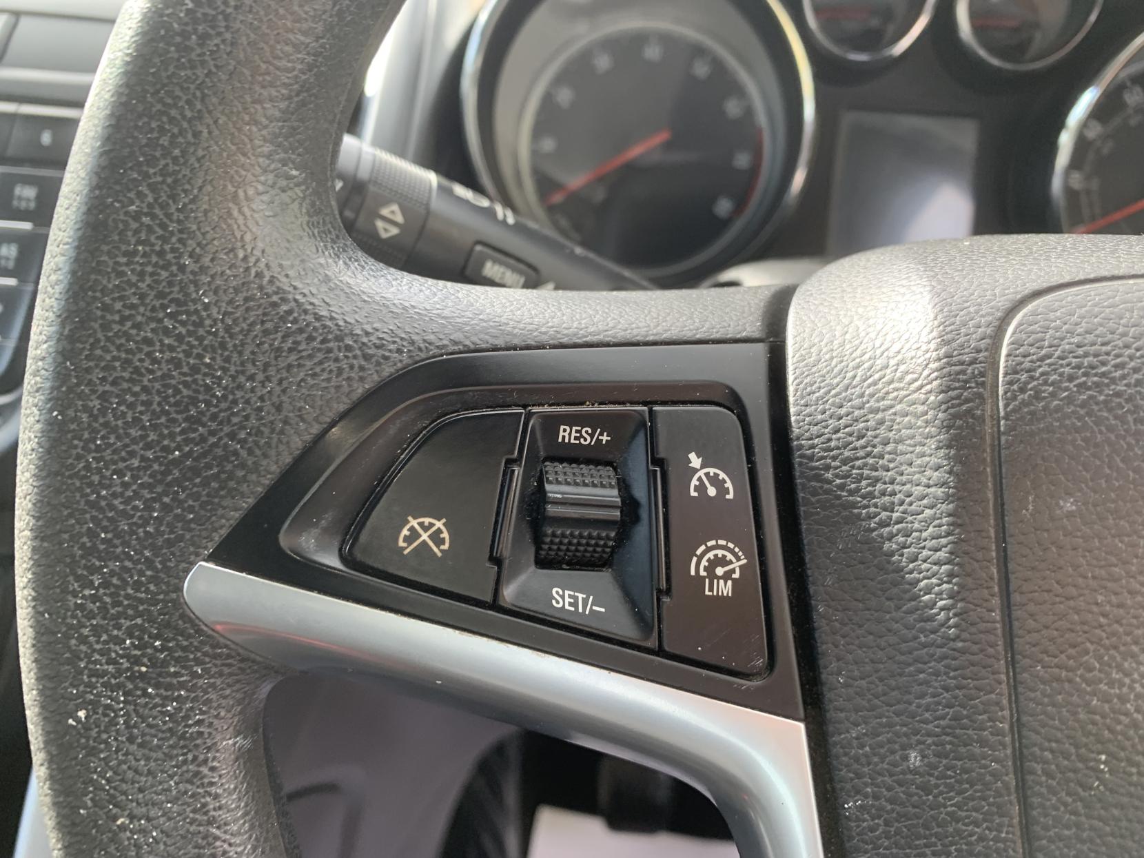 Vauxhall Zafira Tourer 1.4i Turbo Design MPV 5dr Petrol Manual Euro 6 (140 ps)