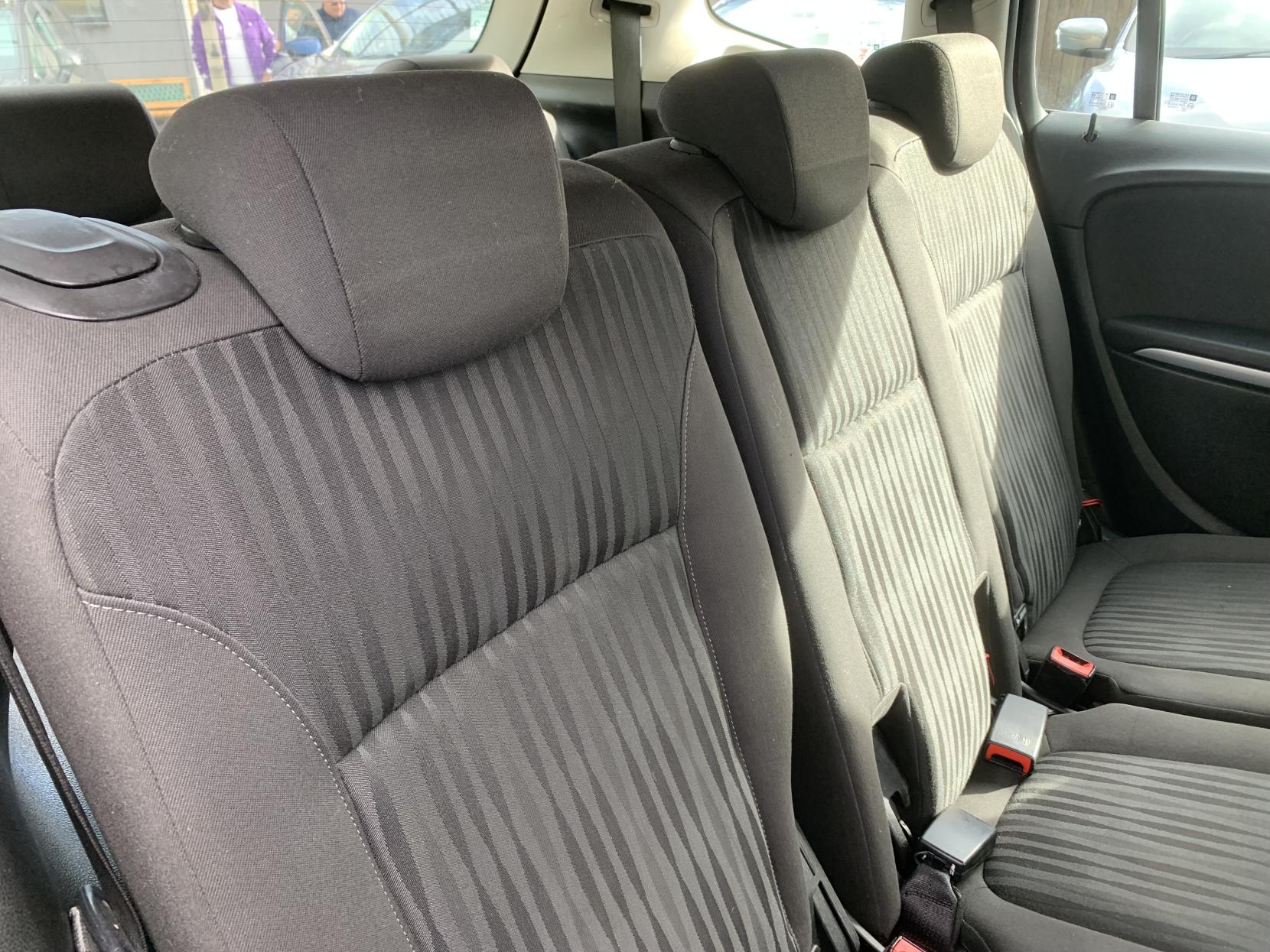 Vauxhall Zafira Tourer 1.4i Turbo Design MPV 5dr Petrol Manual Euro 6 (140 ps)