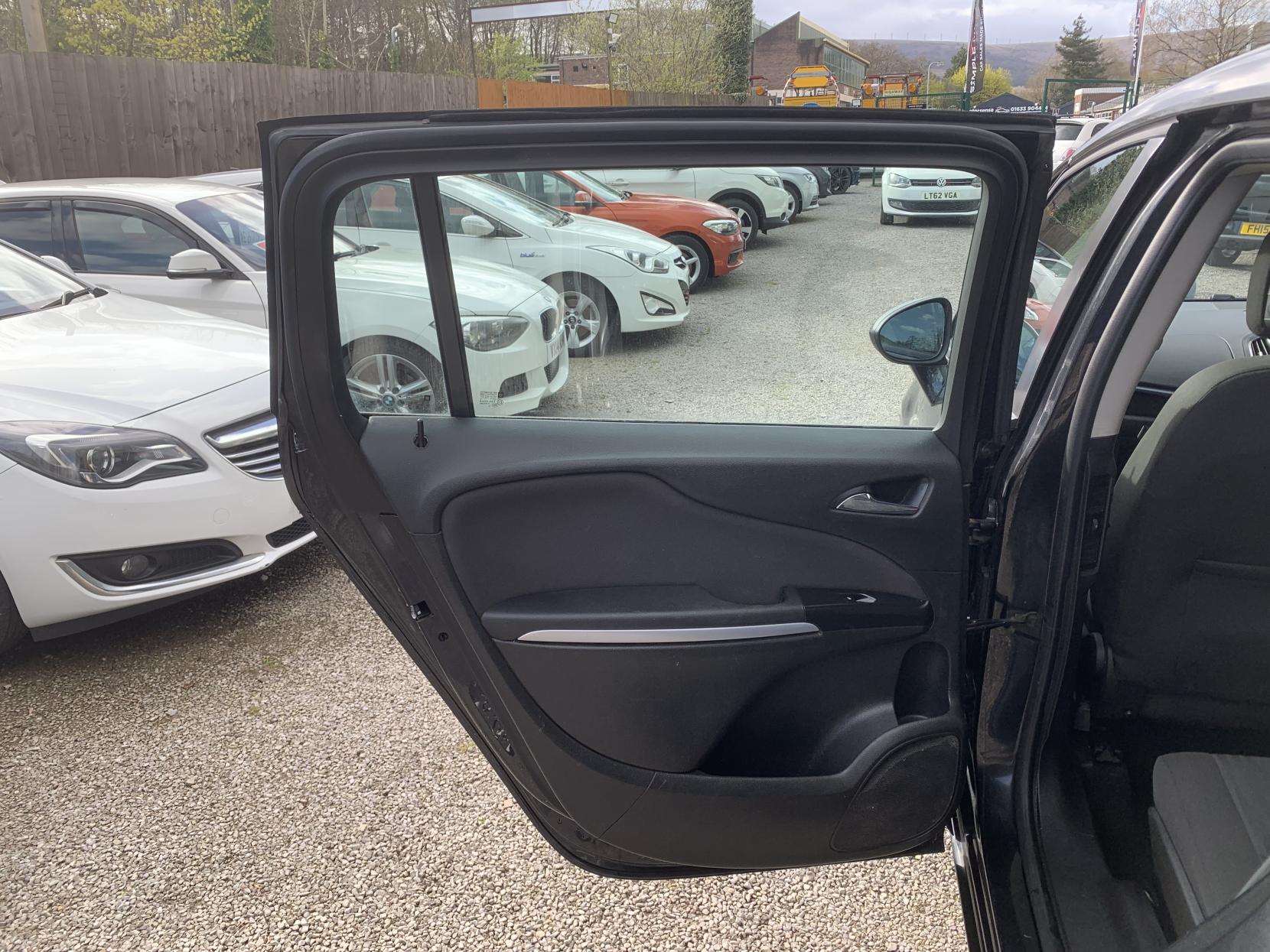 Vauxhall Zafira Tourer 1.4i Turbo Design MPV 5dr Petrol Manual Euro 6 (140 ps)