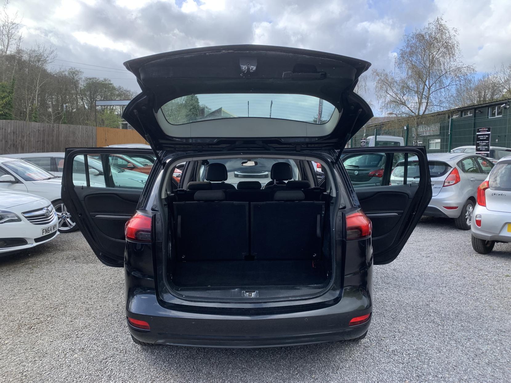 Vauxhall Zafira Tourer 1.4i Turbo Design MPV 5dr Petrol Manual Euro 6 (140 ps)