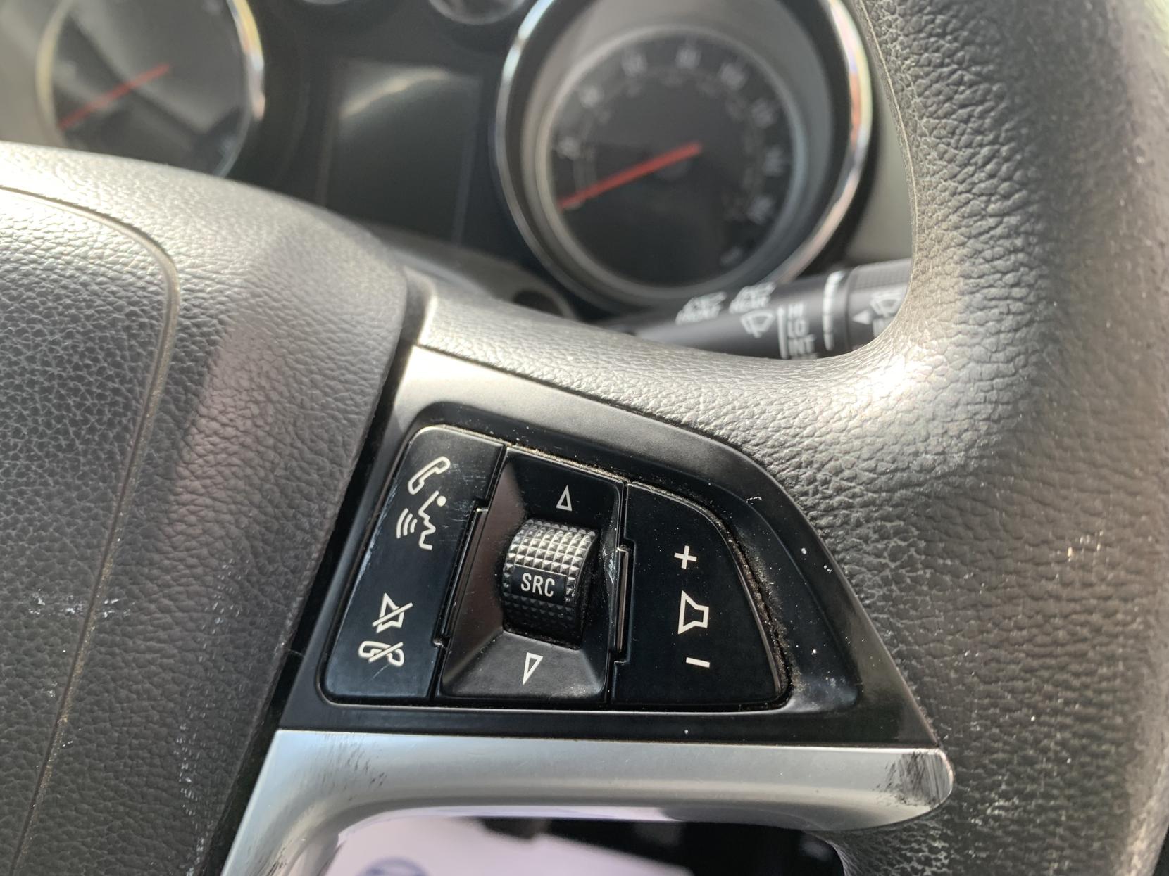 Vauxhall Zafira Tourer 1.4i Turbo Design MPV 5dr Petrol Manual Euro 6 (140 ps)