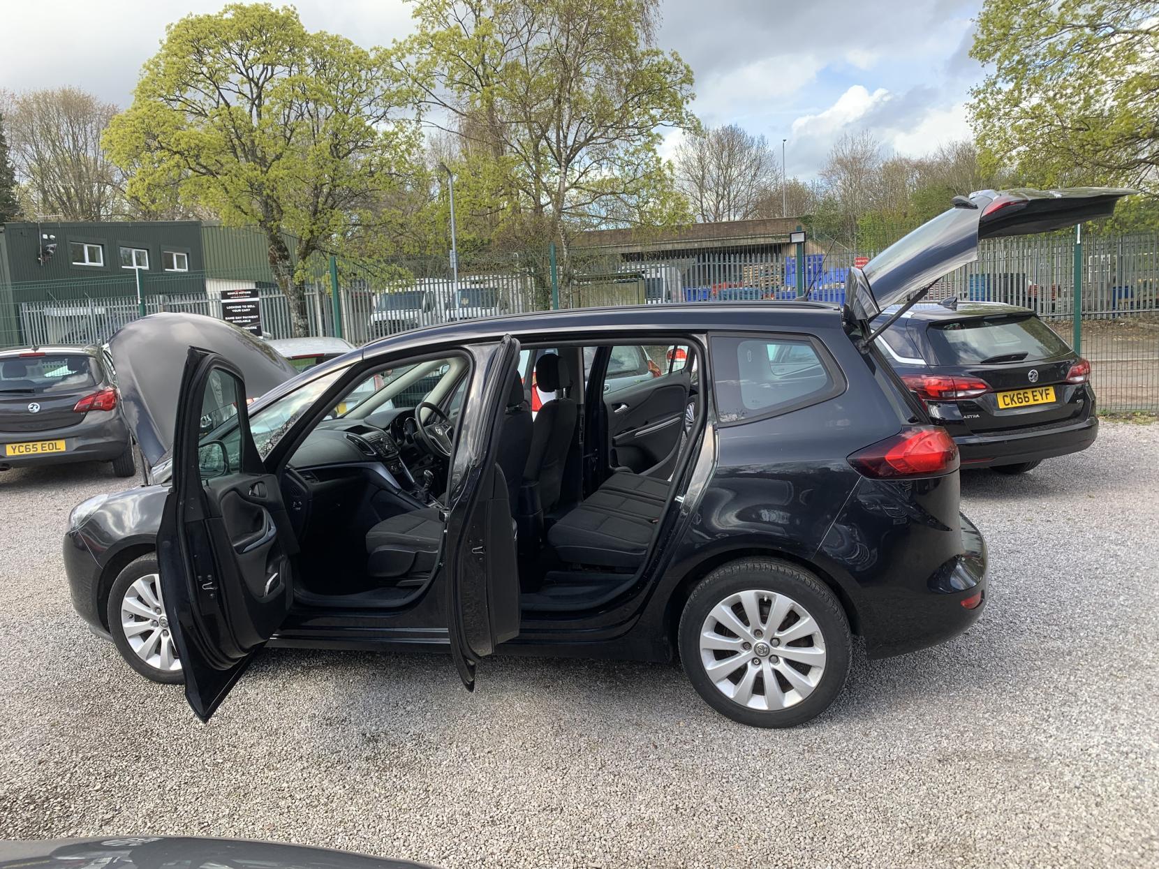 Vauxhall Zafira Tourer 1.4i Turbo Design MPV 5dr Petrol Manual Euro 6 (140 ps)