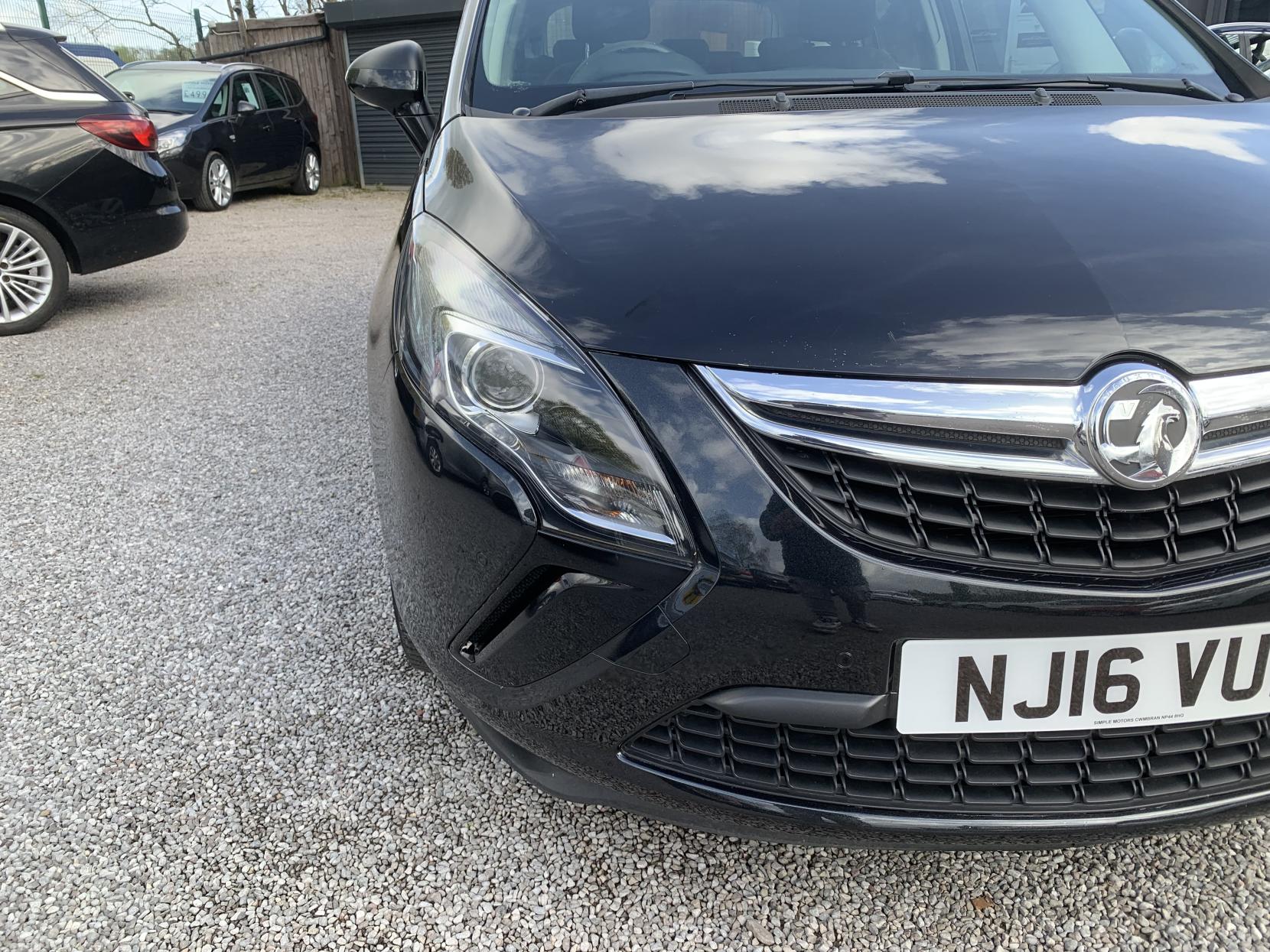 Vauxhall Zafira Tourer 1.4i Turbo Design MPV 5dr Petrol Manual Euro 6 (140 ps)