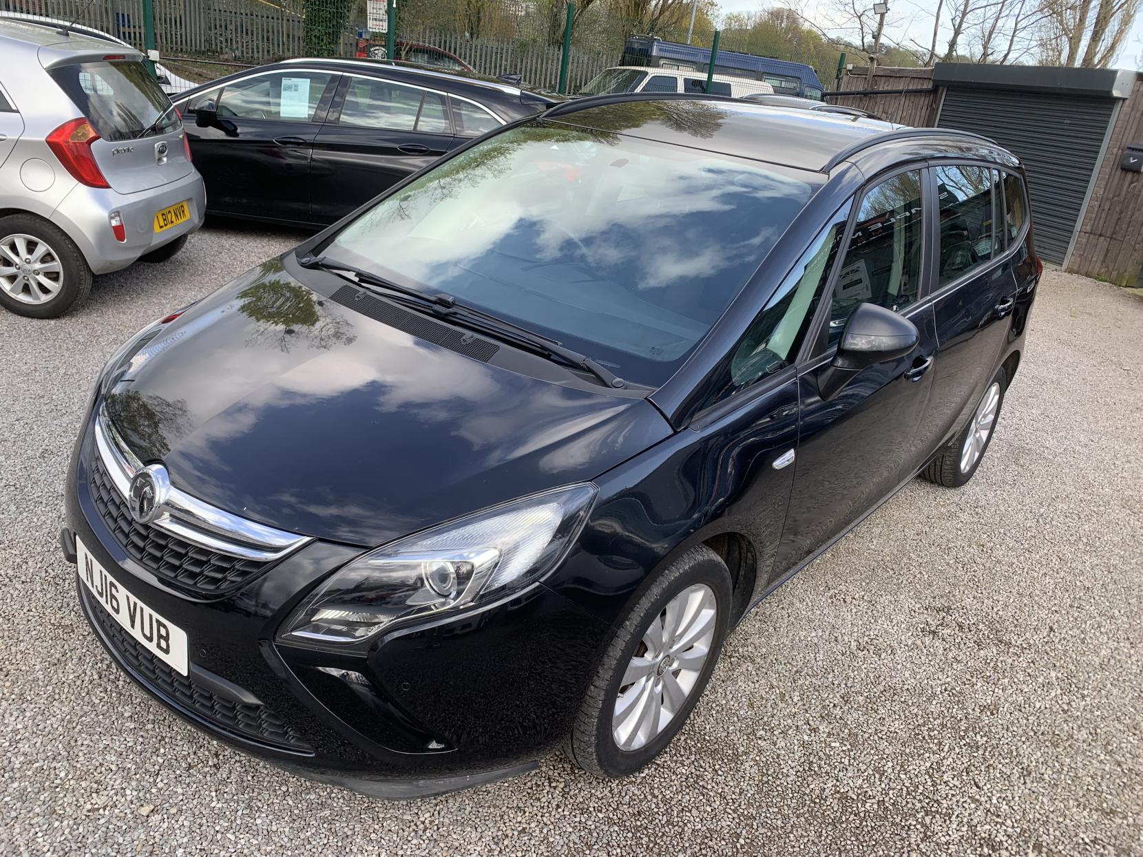 Vauxhall Zafira Tourer 1.4i Turbo Design MPV 5dr Petrol Manual Euro 6 (140 ps)