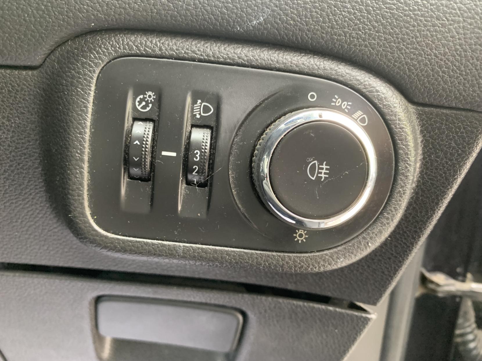 Vauxhall Zafira Tourer 1.4i Turbo Design MPV 5dr Petrol Manual Euro 6 (140 ps)