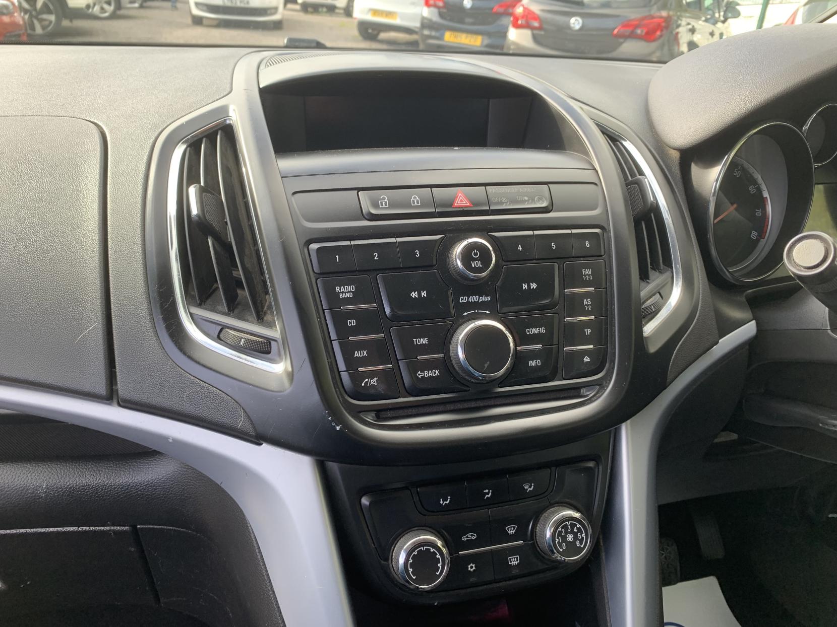 Vauxhall Zafira Tourer 1.4i Turbo Design MPV 5dr Petrol Manual Euro 6 (140 ps)