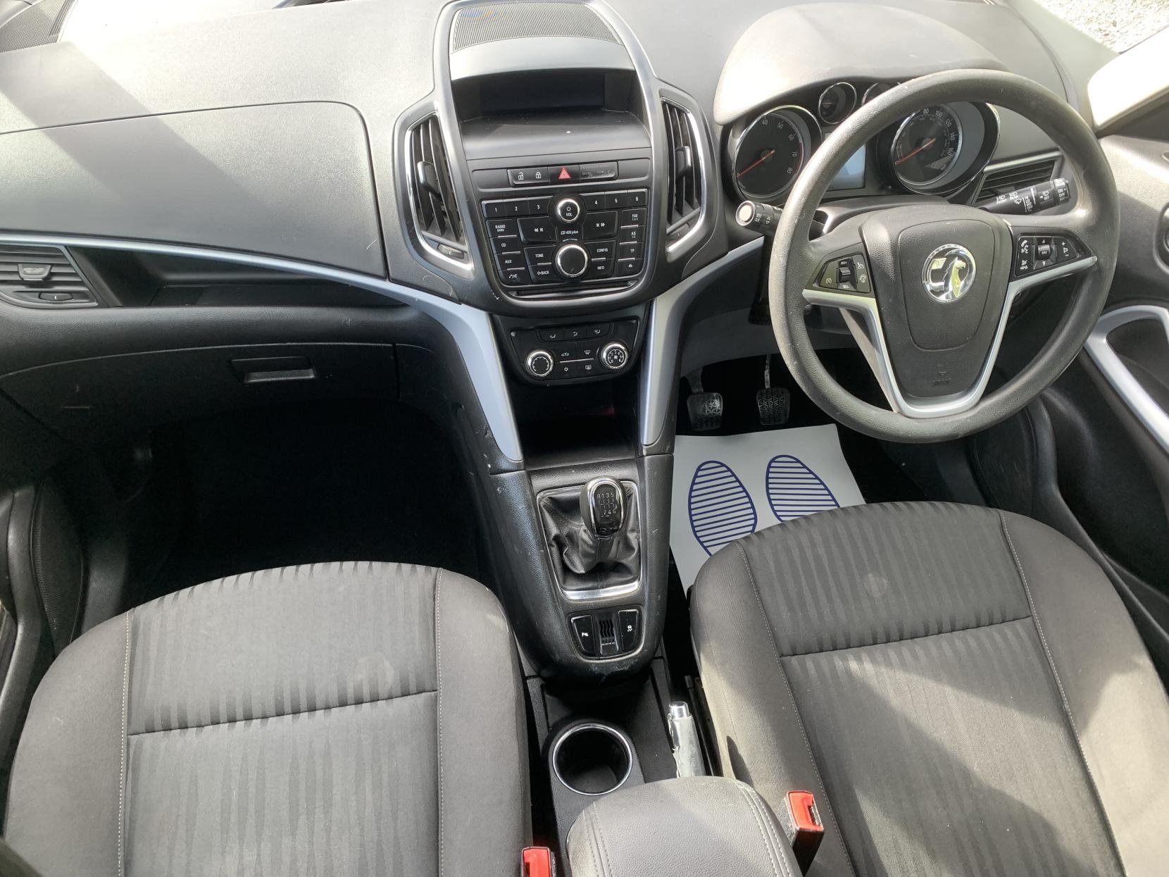 Vauxhall Zafira Tourer 1.4i Turbo Design MPV 5dr Petrol Manual Euro 6 (140 ps)