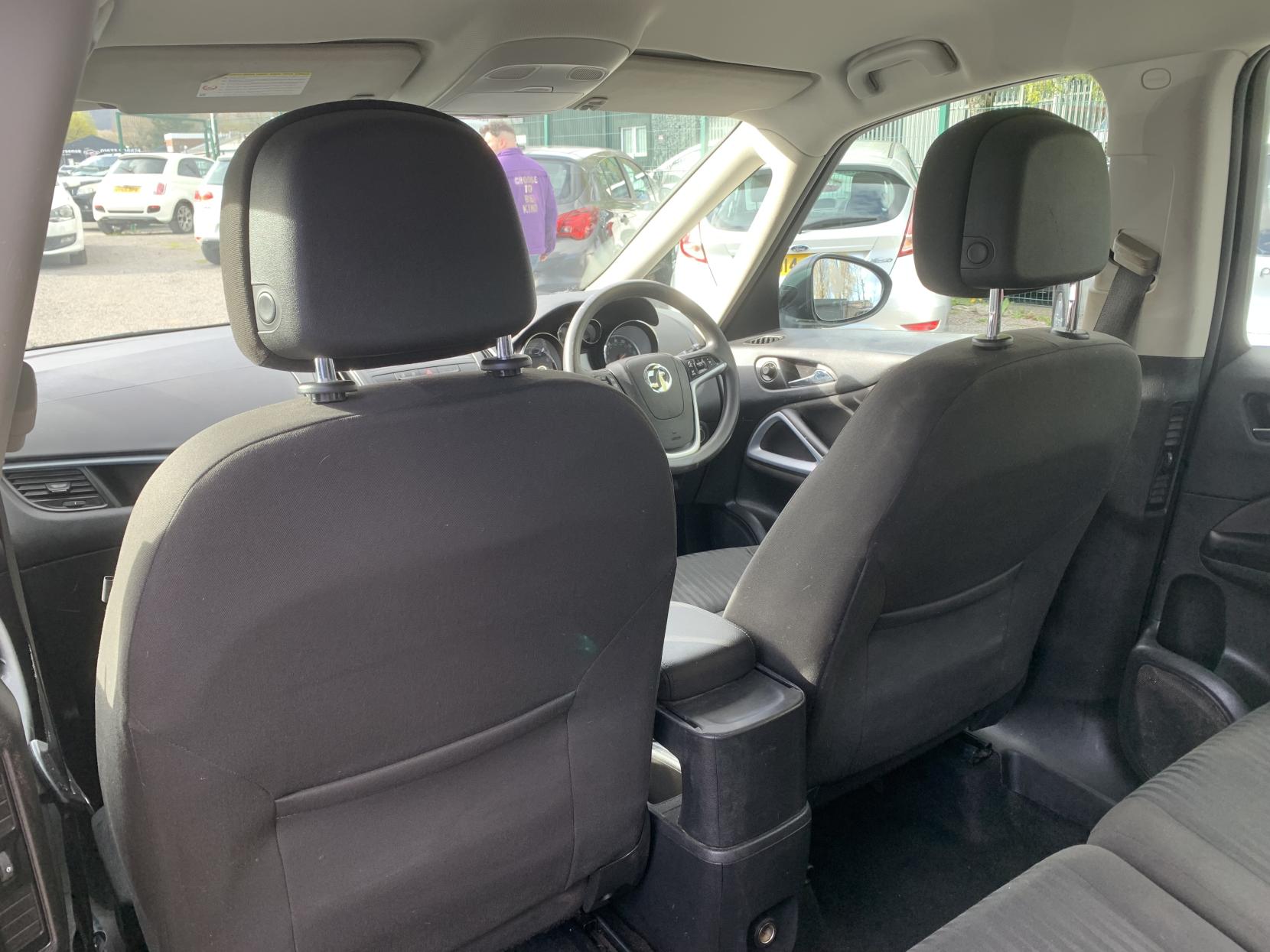 Vauxhall Zafira Tourer 1.4i Turbo Design MPV 5dr Petrol Manual Euro 6 (140 ps)