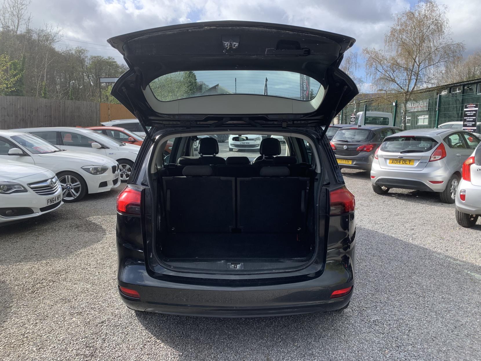 Vauxhall Zafira Tourer 1.4i Turbo Design MPV 5dr Petrol Manual Euro 6 (140 ps)