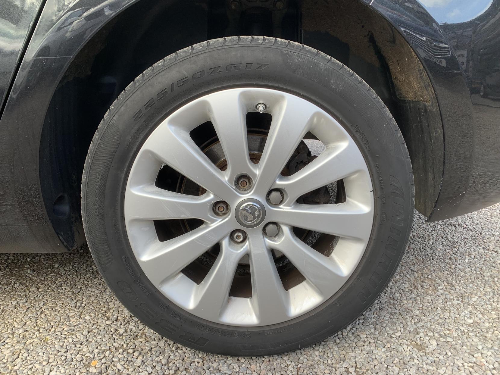 Vauxhall Zafira Tourer 1.4i Turbo Design MPV 5dr Petrol Manual Euro 6 (140 ps)