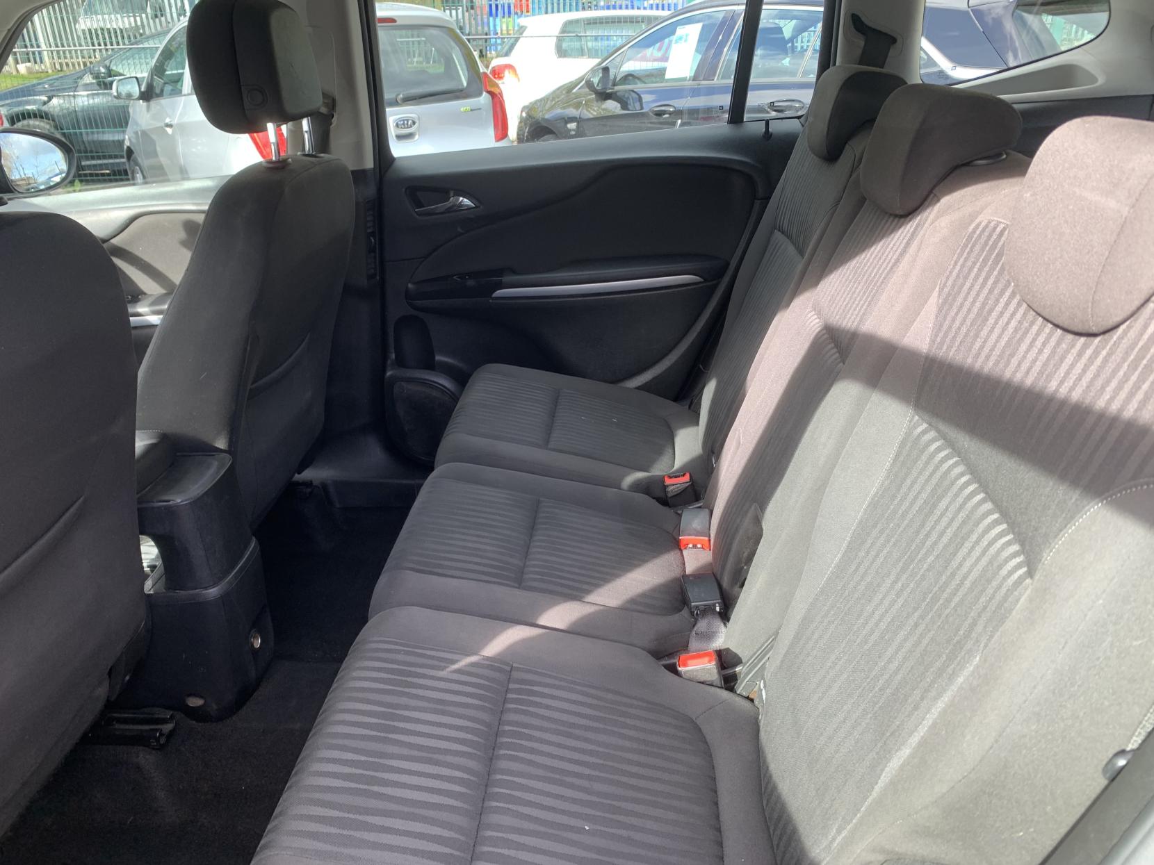 Vauxhall Zafira Tourer 1.4i Turbo Design MPV 5dr Petrol Manual Euro 6 (140 ps)