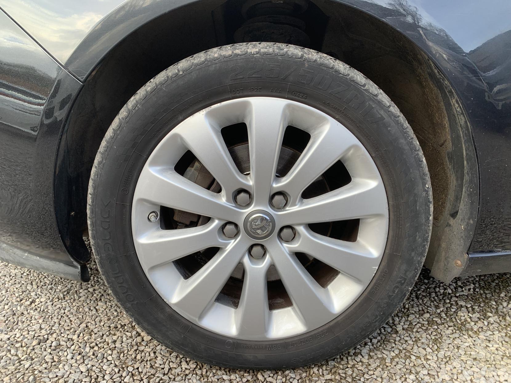 Vauxhall Zafira Tourer 1.4i Turbo Design MPV 5dr Petrol Manual Euro 6 (140 ps)