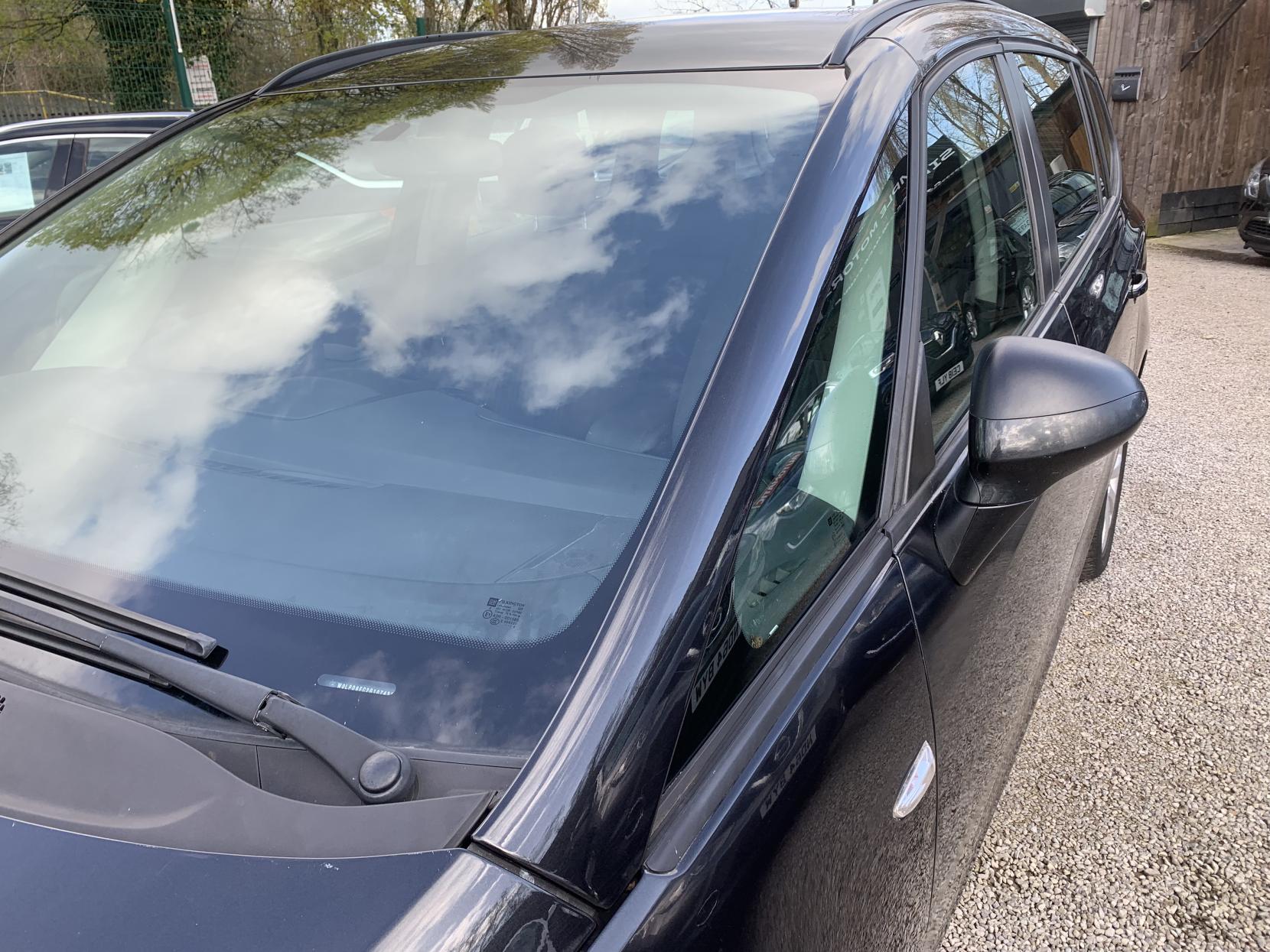 Vauxhall Zafira Tourer 1.4i Turbo Design MPV 5dr Petrol Manual Euro 6 (140 ps)