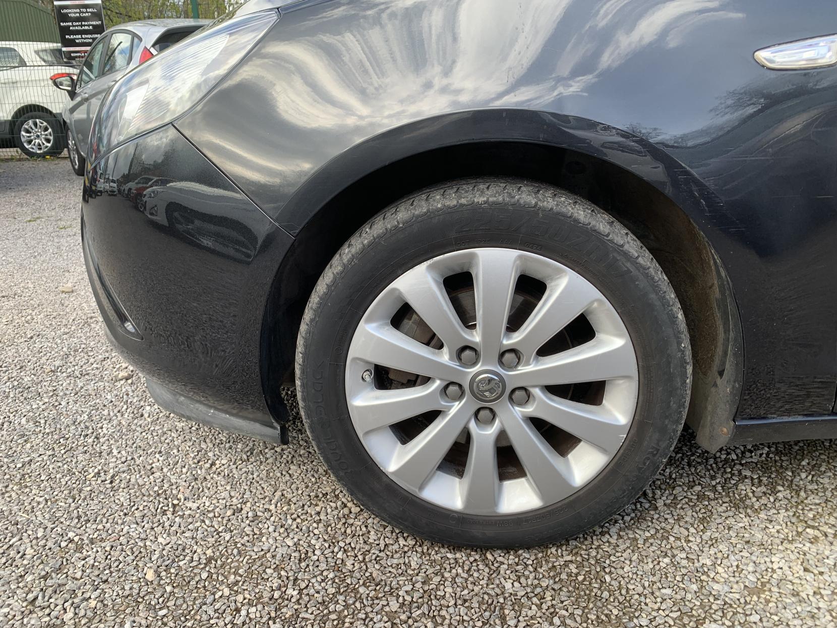 Vauxhall Zafira Tourer 1.4i Turbo Design MPV 5dr Petrol Manual Euro 6 (140 ps)