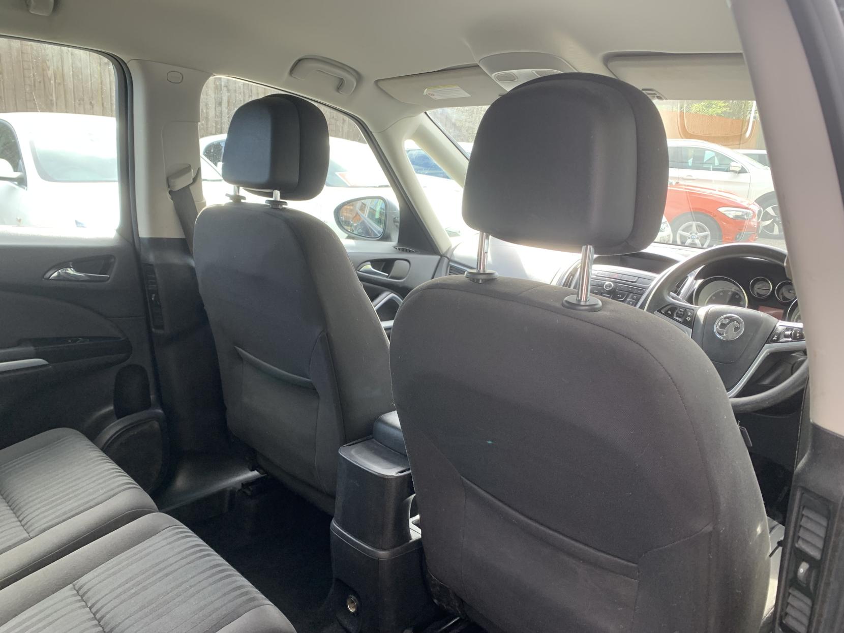 Vauxhall Zafira Tourer 1.4i Turbo Design MPV 5dr Petrol Manual Euro 6 (140 ps)