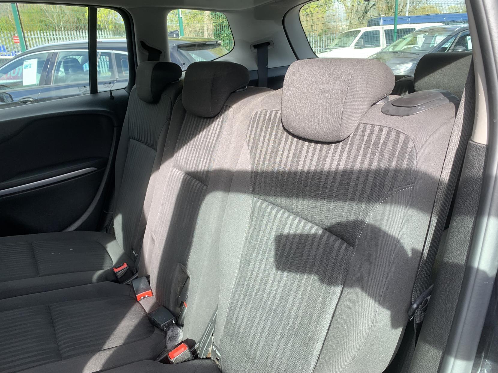 Vauxhall Zafira Tourer 1.4i Turbo Design MPV 5dr Petrol Manual Euro 6 (140 ps)