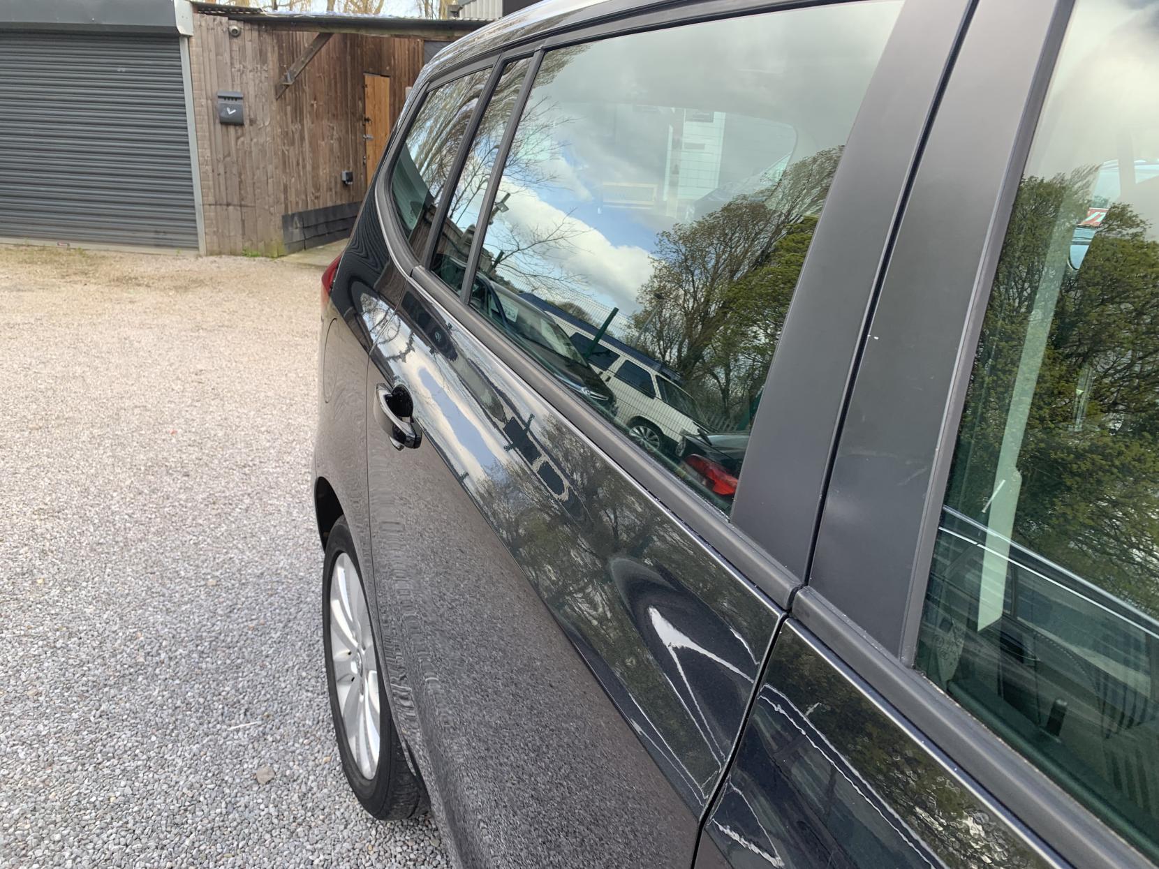 Vauxhall Zafira Tourer 1.4i Turbo Design MPV 5dr Petrol Manual Euro 6 (140 ps)