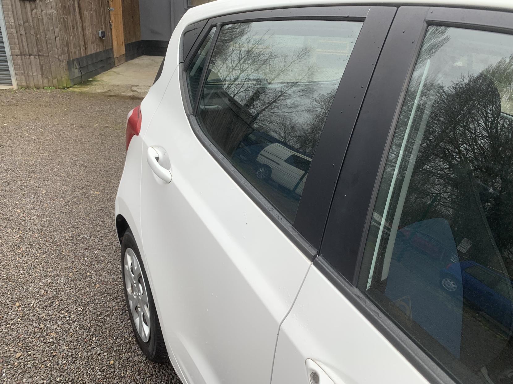 Hyundai i10 1.0 SE Hatchback 5dr Petrol Manual Euro 5 (66 ps)