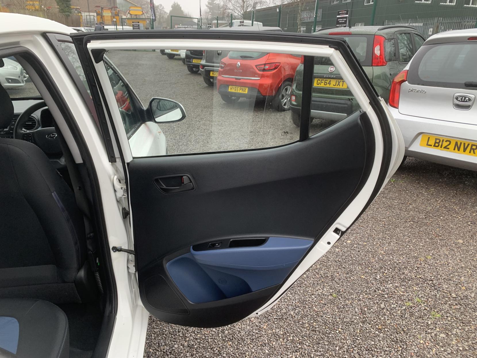 Hyundai i10 1.0 SE Hatchback 5dr Petrol Manual Euro 5 (66 ps)