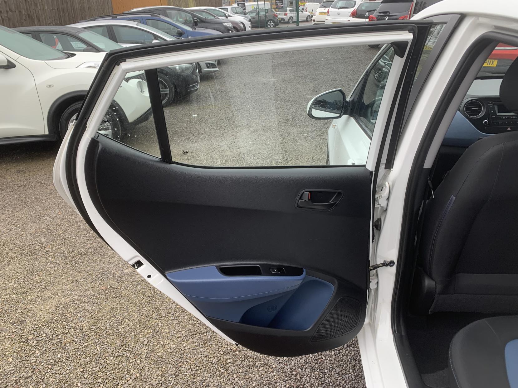 Hyundai i10 1.0 SE Hatchback 5dr Petrol Manual Euro 5 (66 ps)