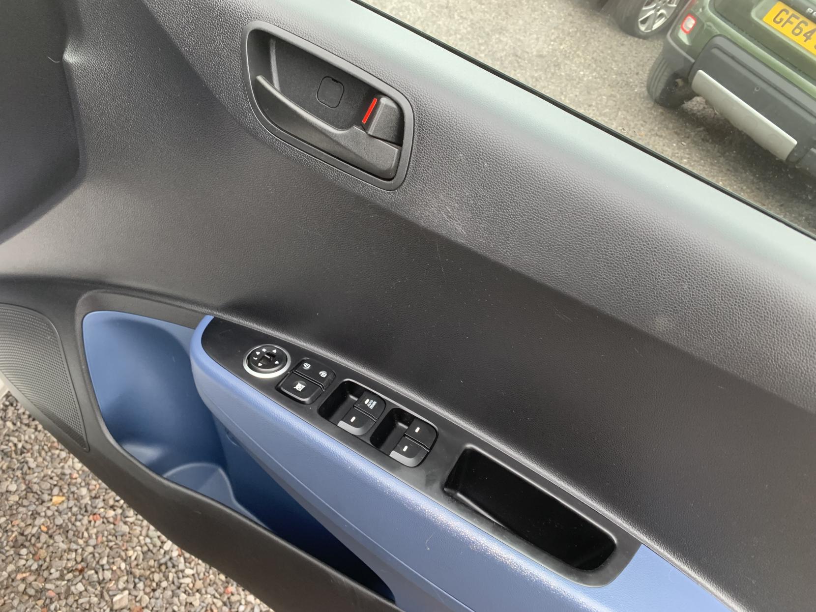 Hyundai i10 1.0 SE Hatchback 5dr Petrol Manual Euro 5 (66 ps)