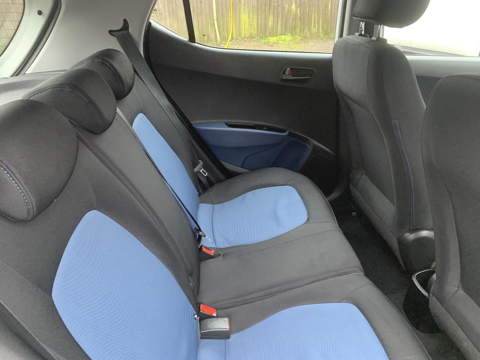 Hyundai i10 1.0 SE Hatchback 5dr Petrol Manual Euro 5 (66 ps)