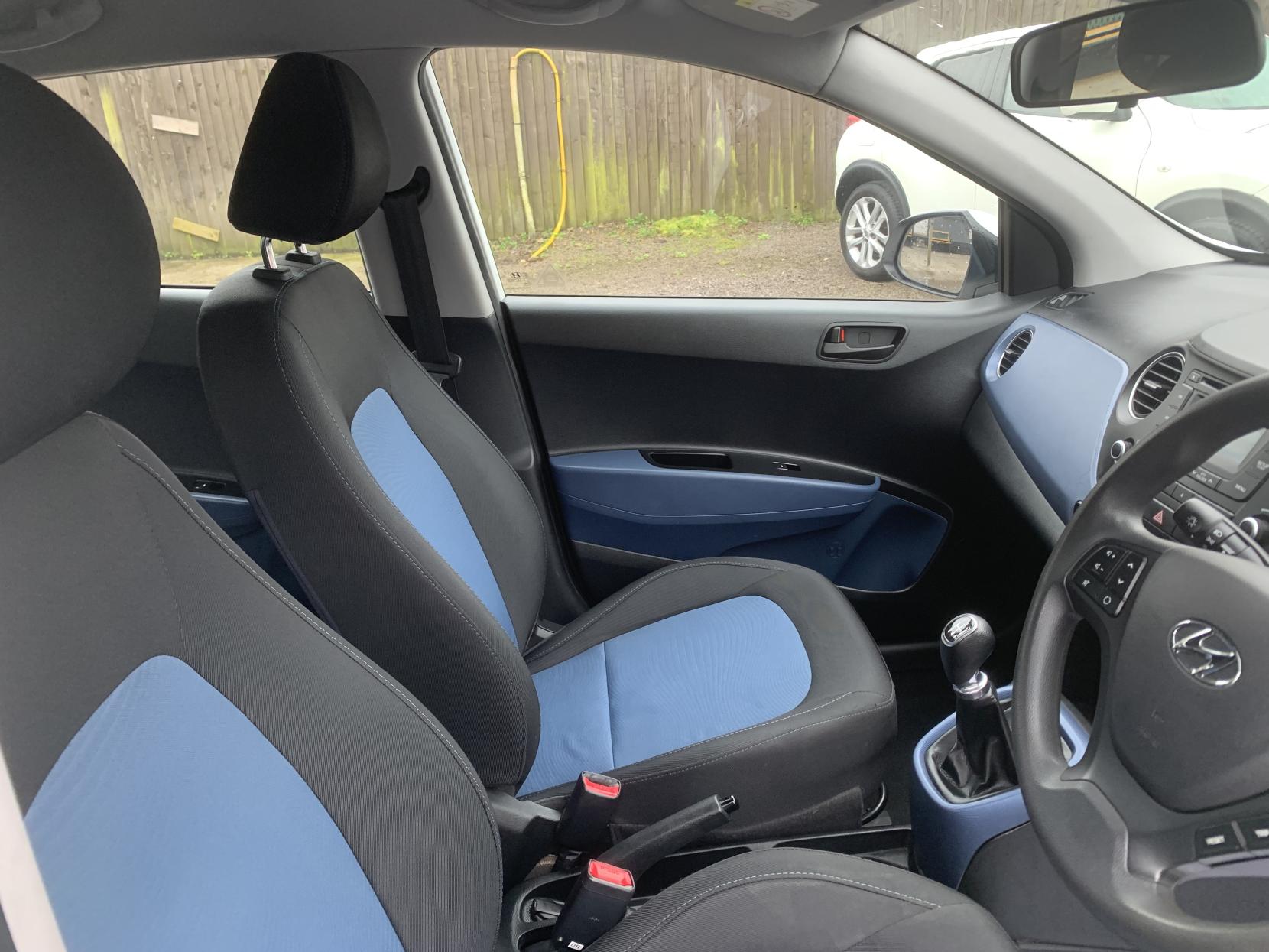 Hyundai i10 1.0 SE Hatchback 5dr Petrol Manual Euro 5 (66 ps)