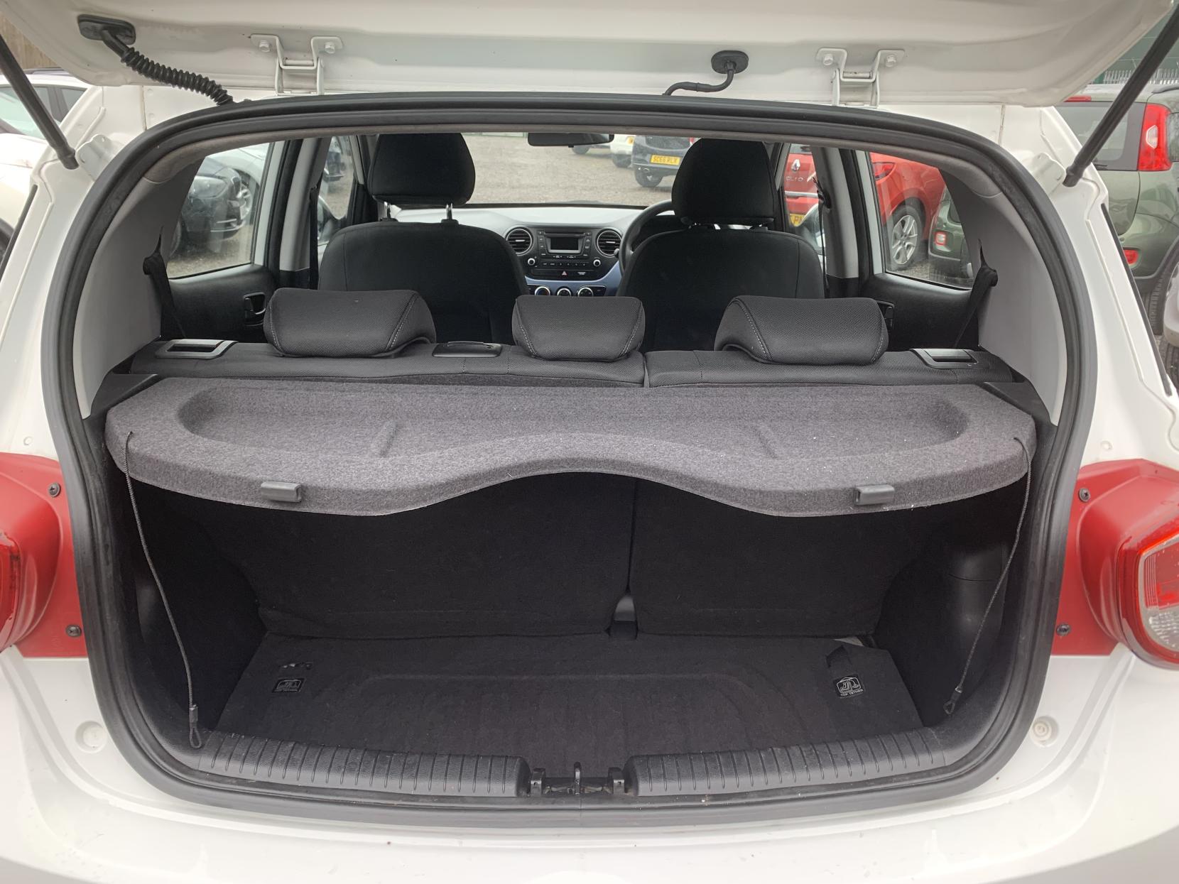 Hyundai i10 1.0 SE Hatchback 5dr Petrol Manual Euro 5 (66 ps)