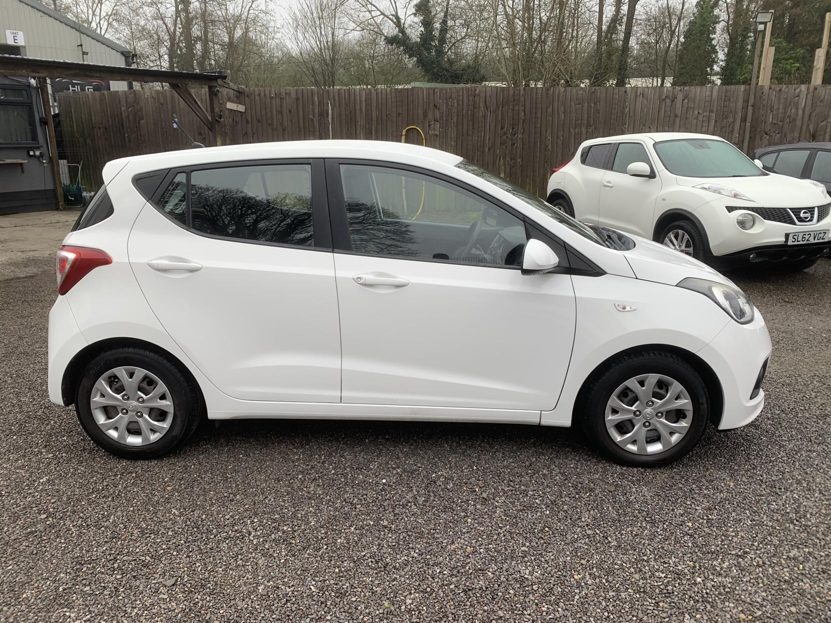 Hyundai i10 1.0 SE Hatchback 5dr Petrol Manual Euro 5 (66 ps)