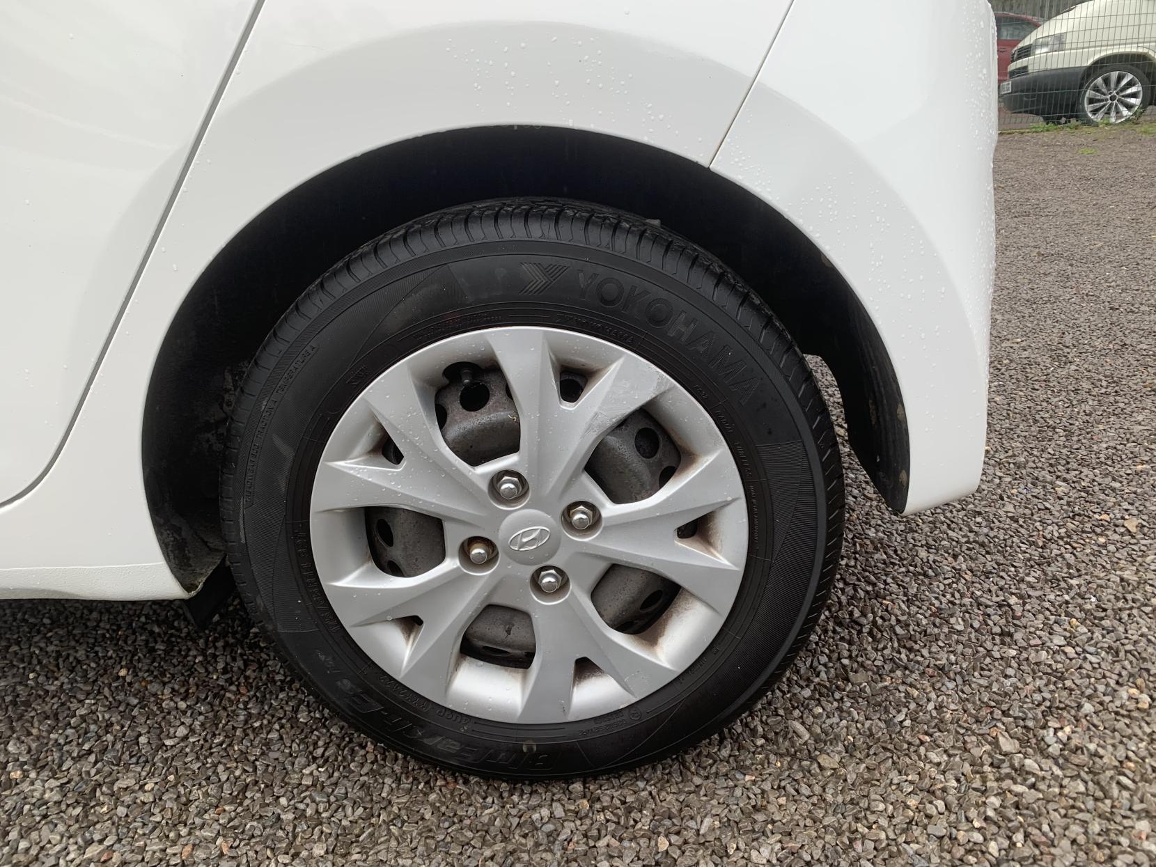 Hyundai i10 1.0 SE Hatchback 5dr Petrol Manual Euro 5 (66 ps)