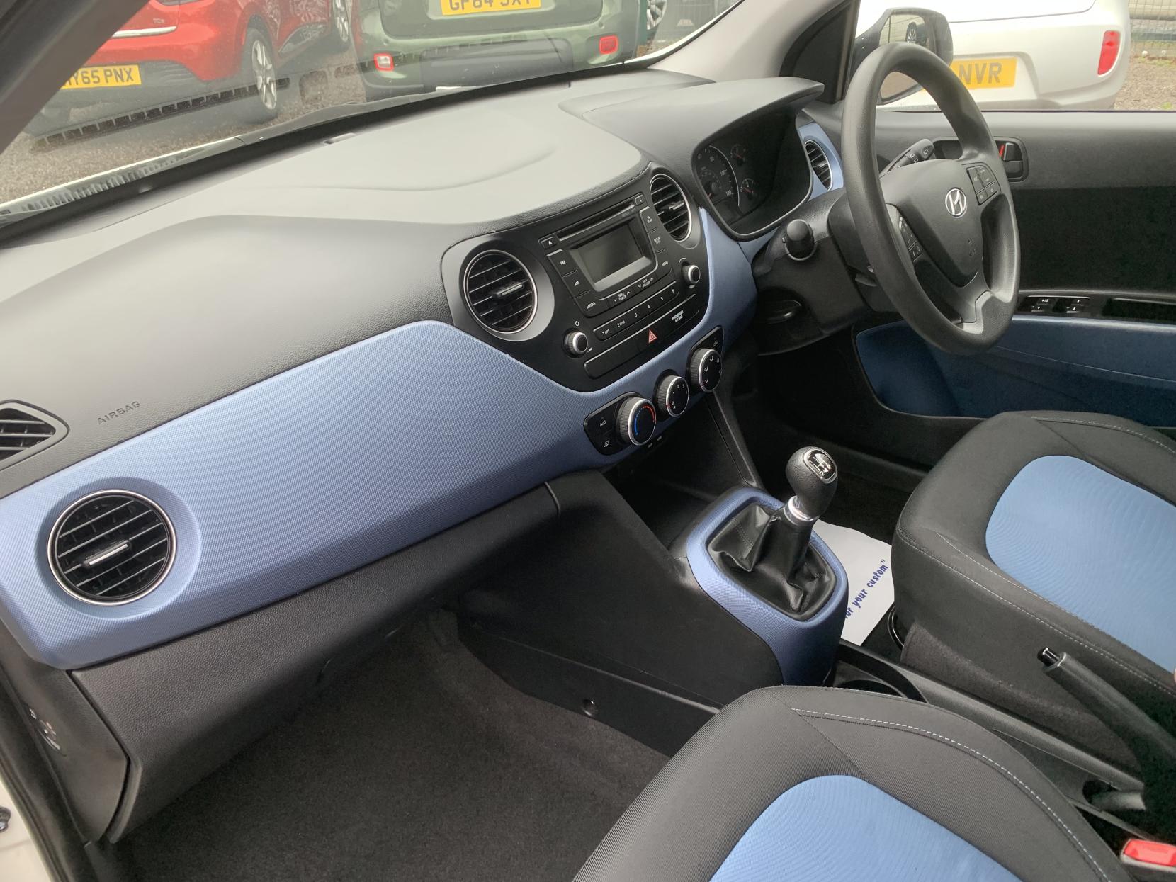 Hyundai i10 1.0 SE Hatchback 5dr Petrol Manual Euro 5 (66 ps)