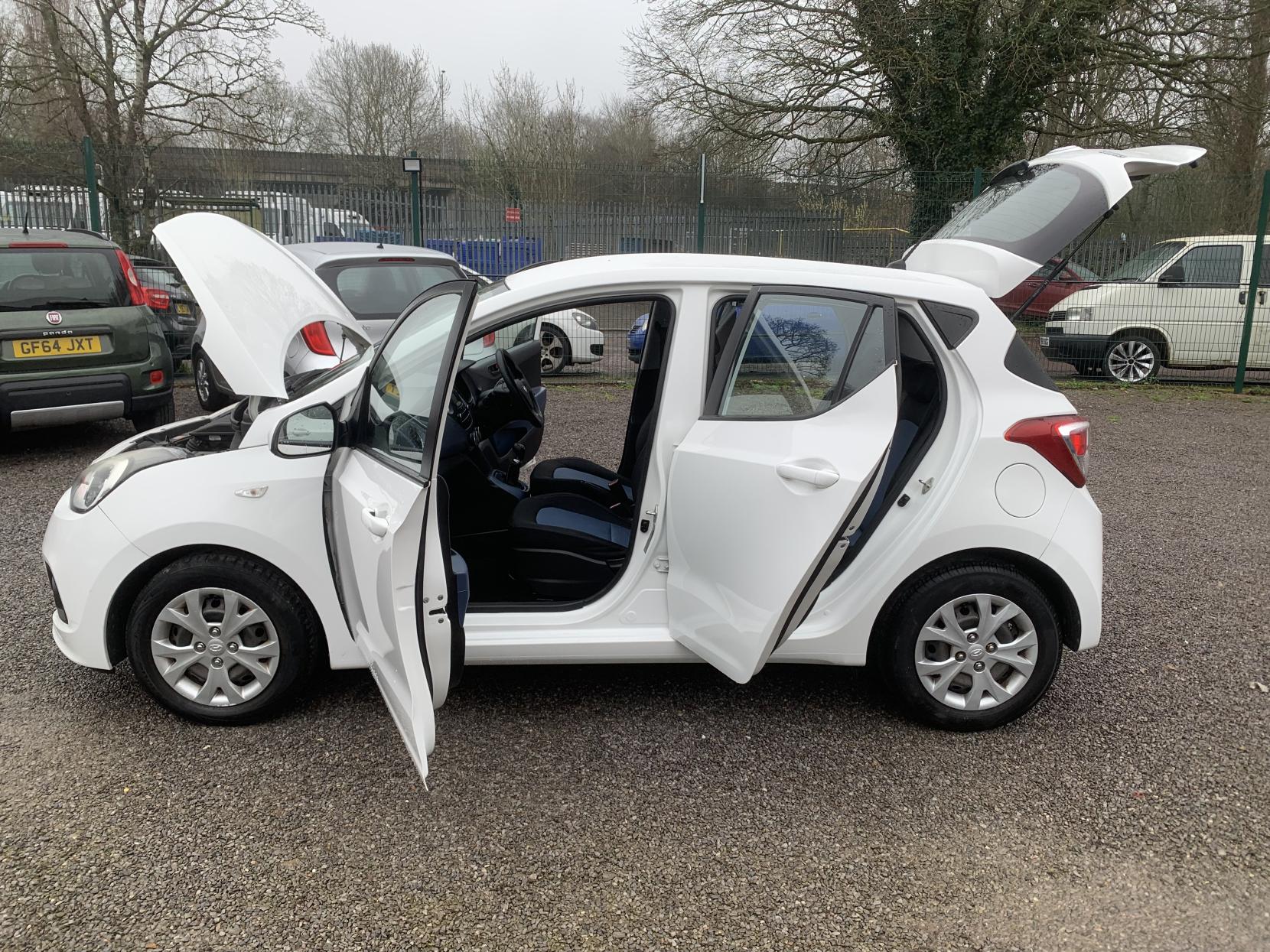 Hyundai i10 1.0 SE Hatchback 5dr Petrol Manual Euro 5 (66 ps)