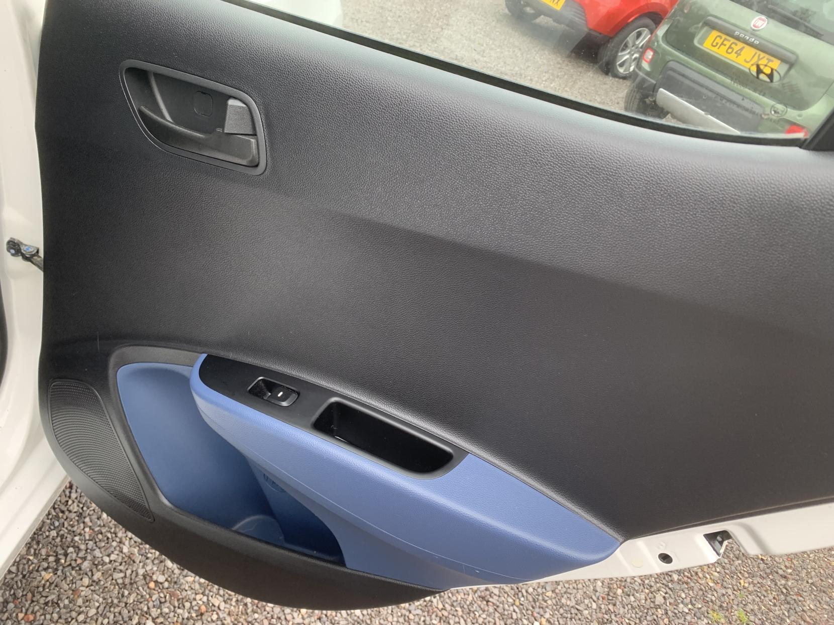 Hyundai i10 1.0 SE Hatchback 5dr Petrol Manual Euro 5 (66 ps)