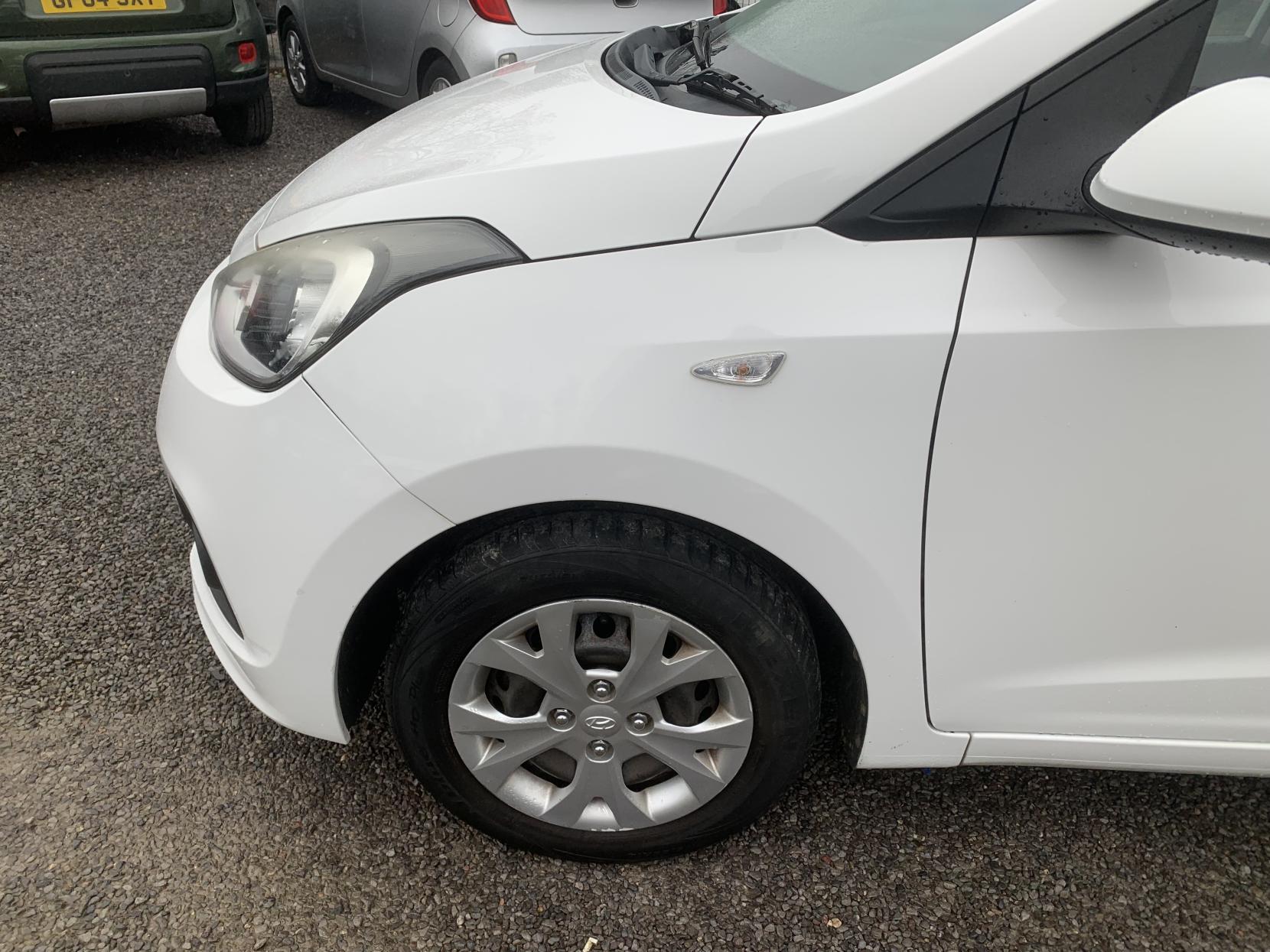 Hyundai i10 1.0 SE Hatchback 5dr Petrol Manual Euro 5 (66 ps)