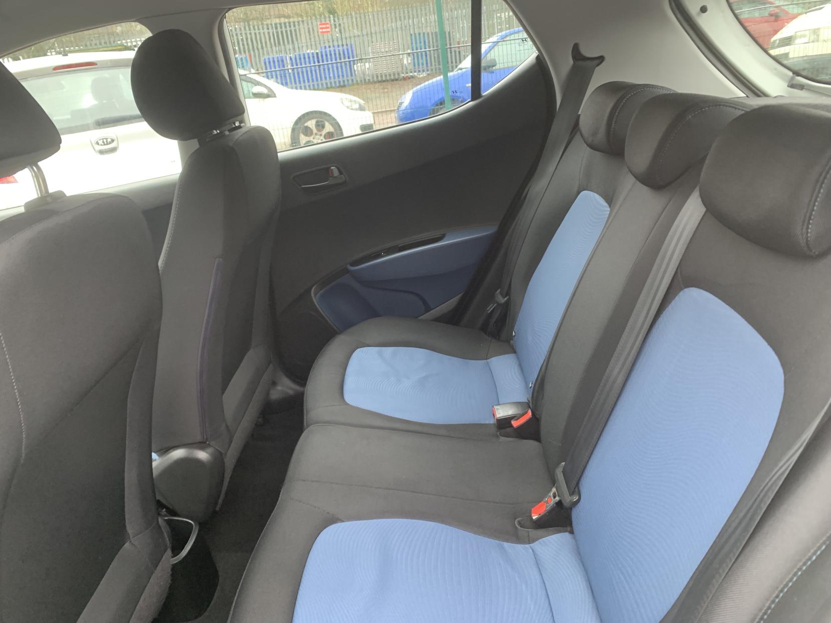 Hyundai i10 1.0 SE Hatchback 5dr Petrol Manual Euro 5 (66 ps)