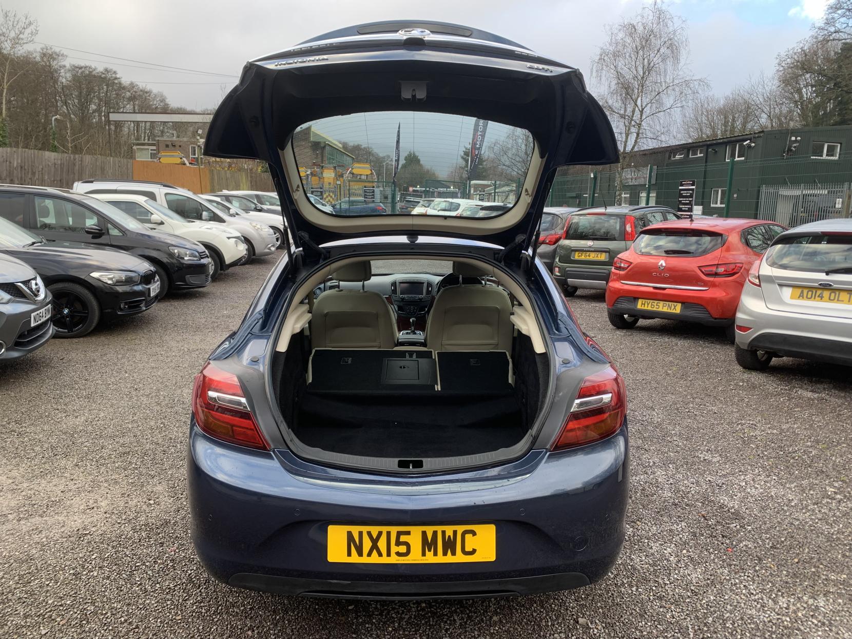 Vauxhall Insignia 2.0 CDTi Elite Nav Hatchback 5dr Diesel Auto Euro 5 (163 ps)