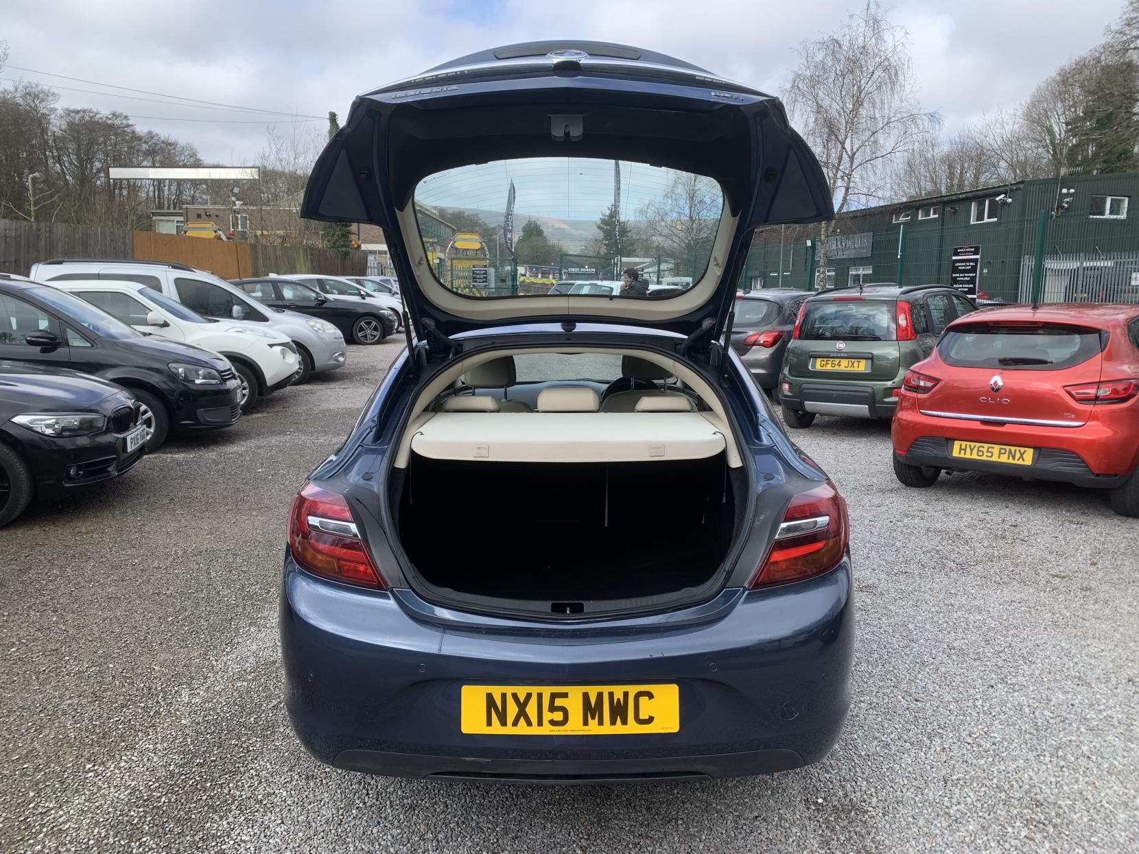 Vauxhall Insignia 2.0 CDTi Elite Nav Hatchback 5dr Diesel Auto Euro 5 (163 ps)