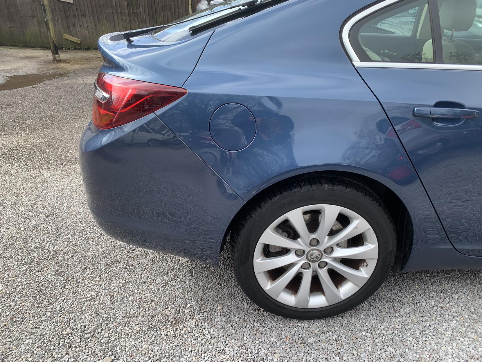 Vauxhall Insignia 2.0 CDTi Elite Nav Hatchback 5dr Diesel Auto Euro 5 (163 ps)