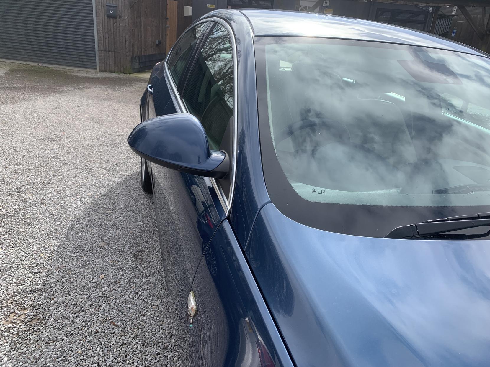 Vauxhall Insignia 2.0 CDTi Elite Nav Hatchback 5dr Diesel Auto Euro 5 (163 ps)