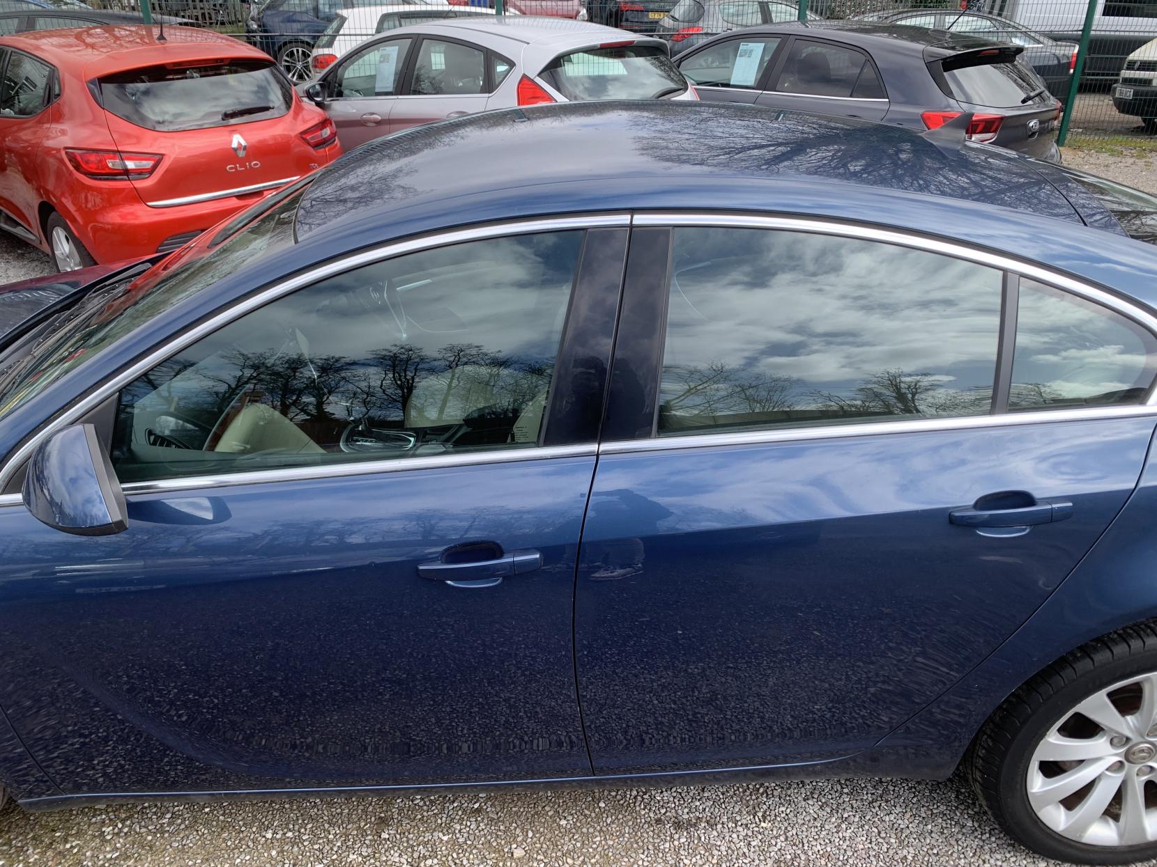 Vauxhall Insignia 2.0 CDTi Elite Nav Hatchback 5dr Diesel Auto Euro 5 (163 ps)