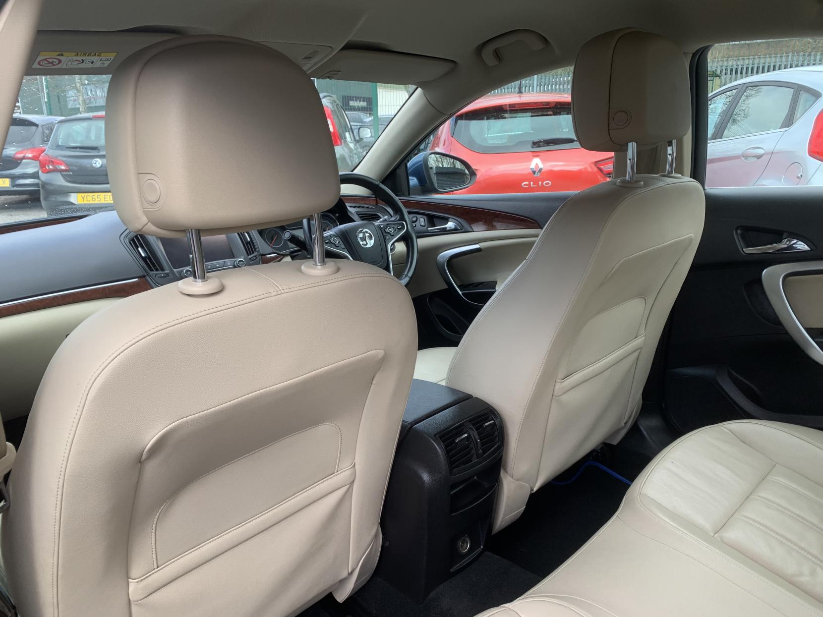 Vauxhall Insignia 2.0 CDTi Elite Nav Hatchback 5dr Diesel Auto Euro 5 (163 ps)