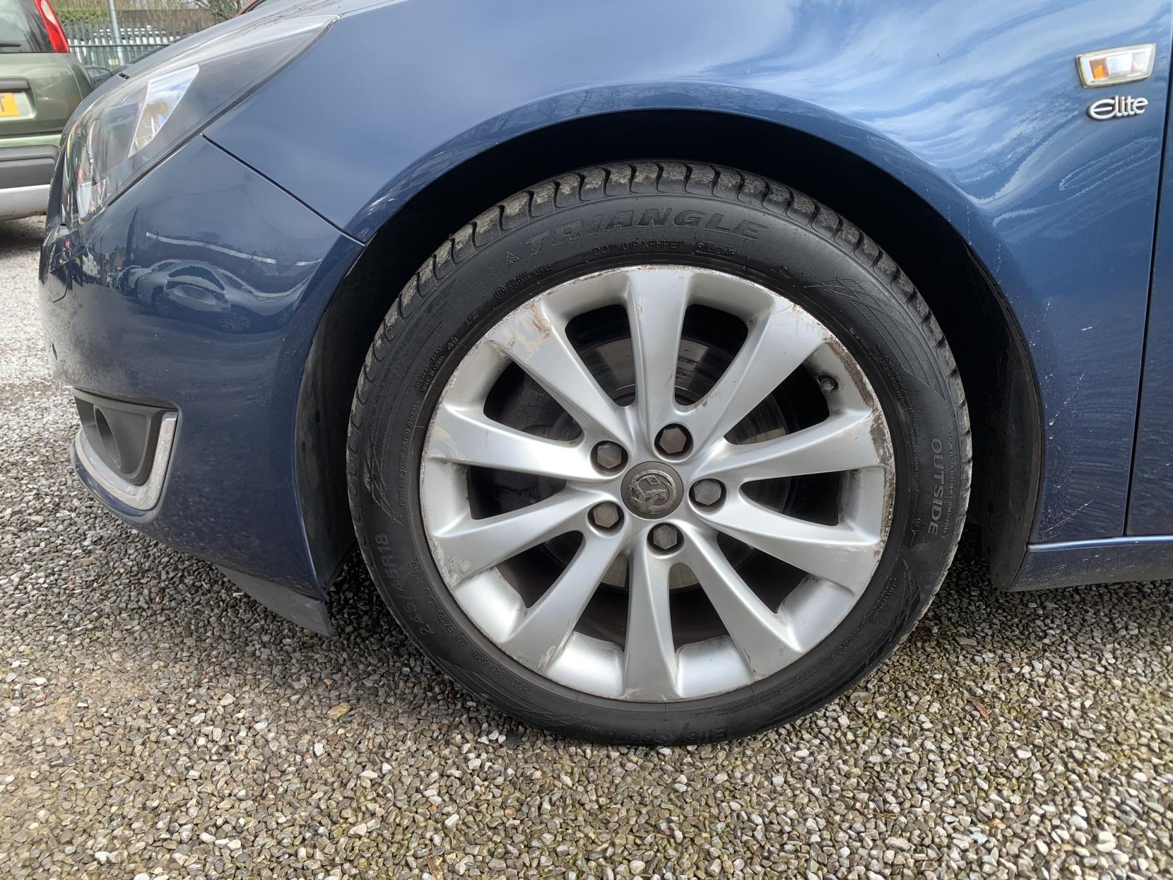 Vauxhall Insignia 2.0 CDTi Elite Nav Hatchback 5dr Diesel Auto Euro 5 (163 ps)