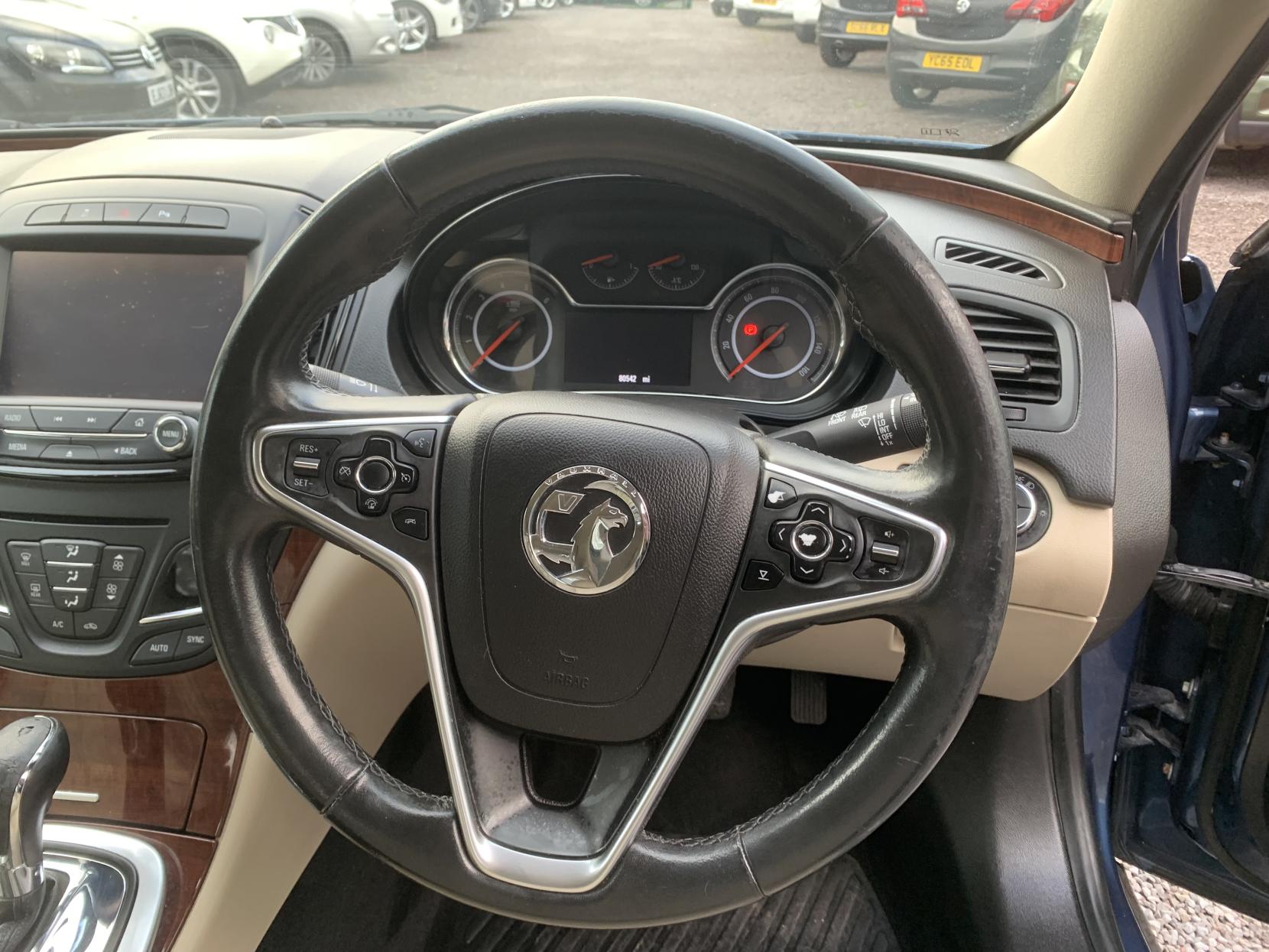 Vauxhall Insignia 2.0 CDTi Elite Nav Hatchback 5dr Diesel Auto Euro 5 (163 ps)