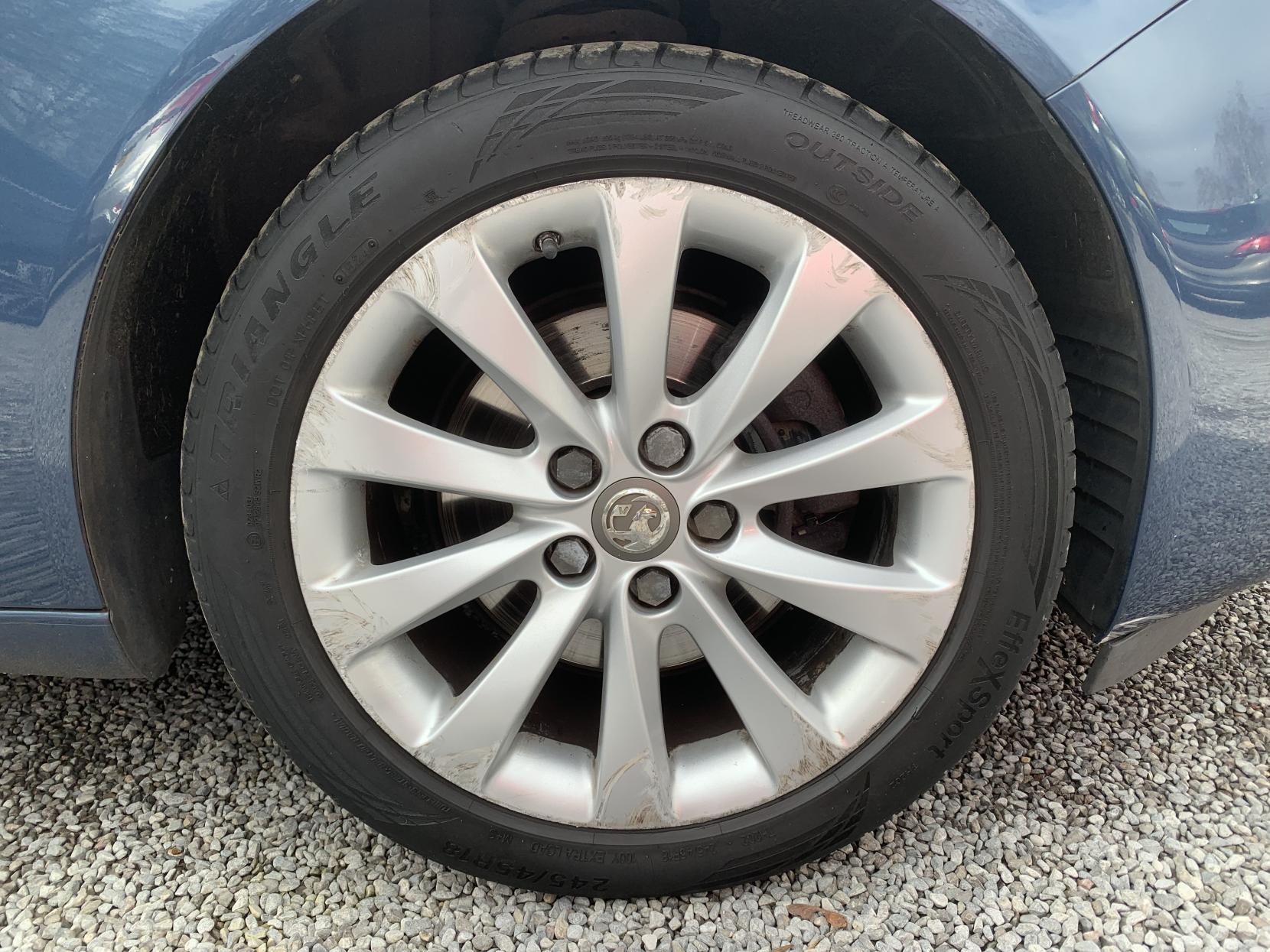 Vauxhall Insignia 2.0 CDTi Elite Nav Hatchback 5dr Diesel Auto Euro 5 (163 ps)