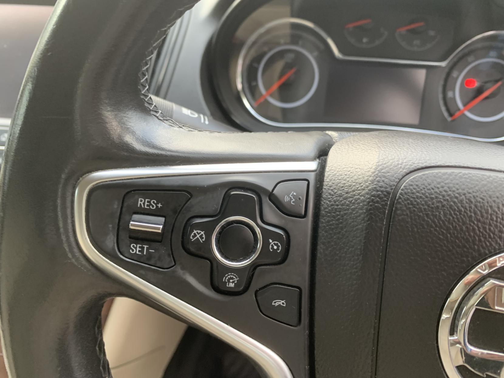 Vauxhall Insignia 2.0 CDTi Elite Nav Hatchback 5dr Diesel Auto Euro 5 (163 ps)