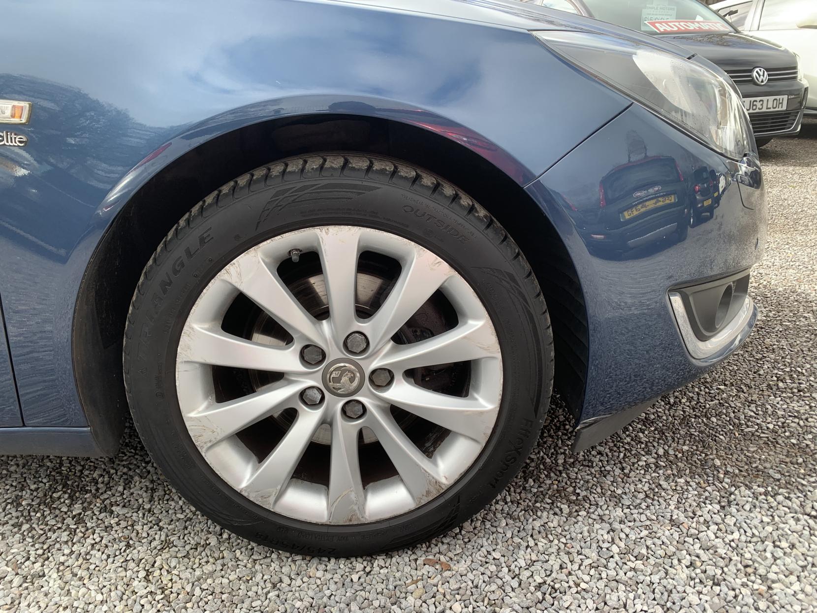 Vauxhall Insignia 2.0 CDTi Elite Nav Hatchback 5dr Diesel Auto Euro 5 (163 ps)