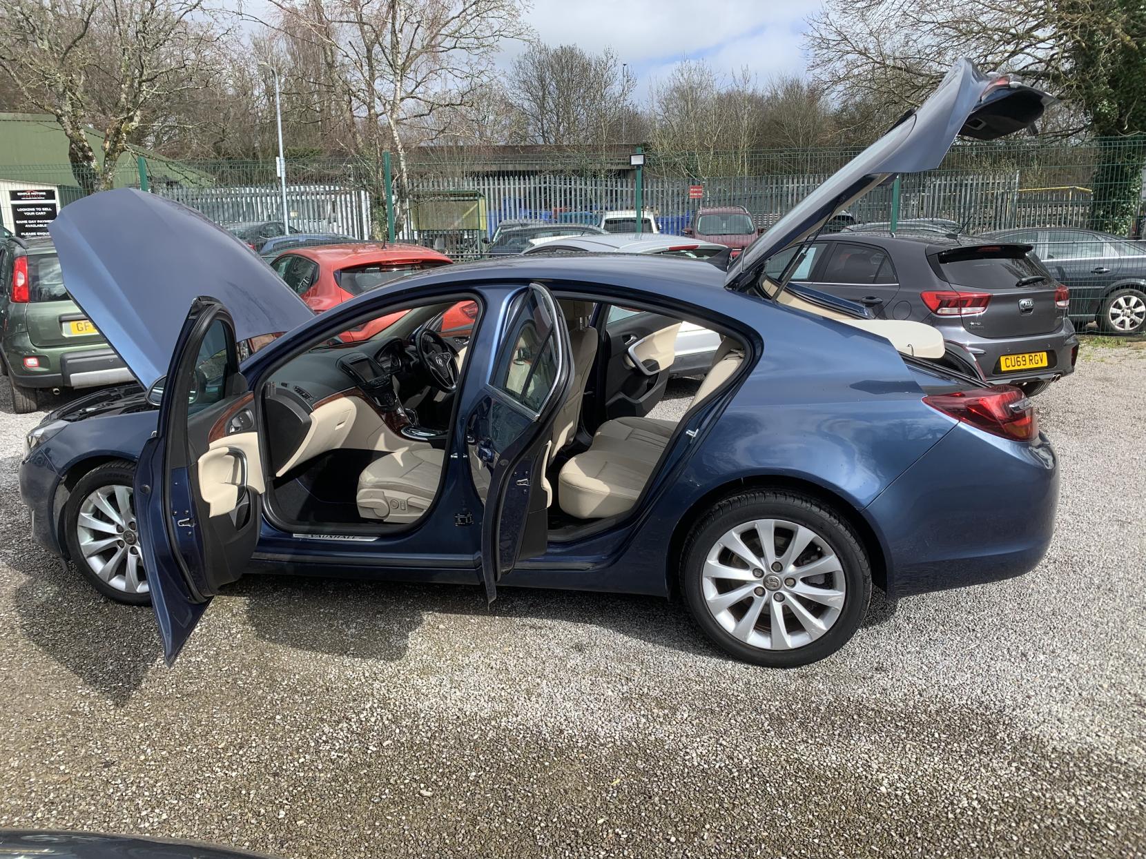 Vauxhall Insignia 2.0 CDTi Elite Nav Hatchback 5dr Diesel Auto Euro 5 (163 ps)