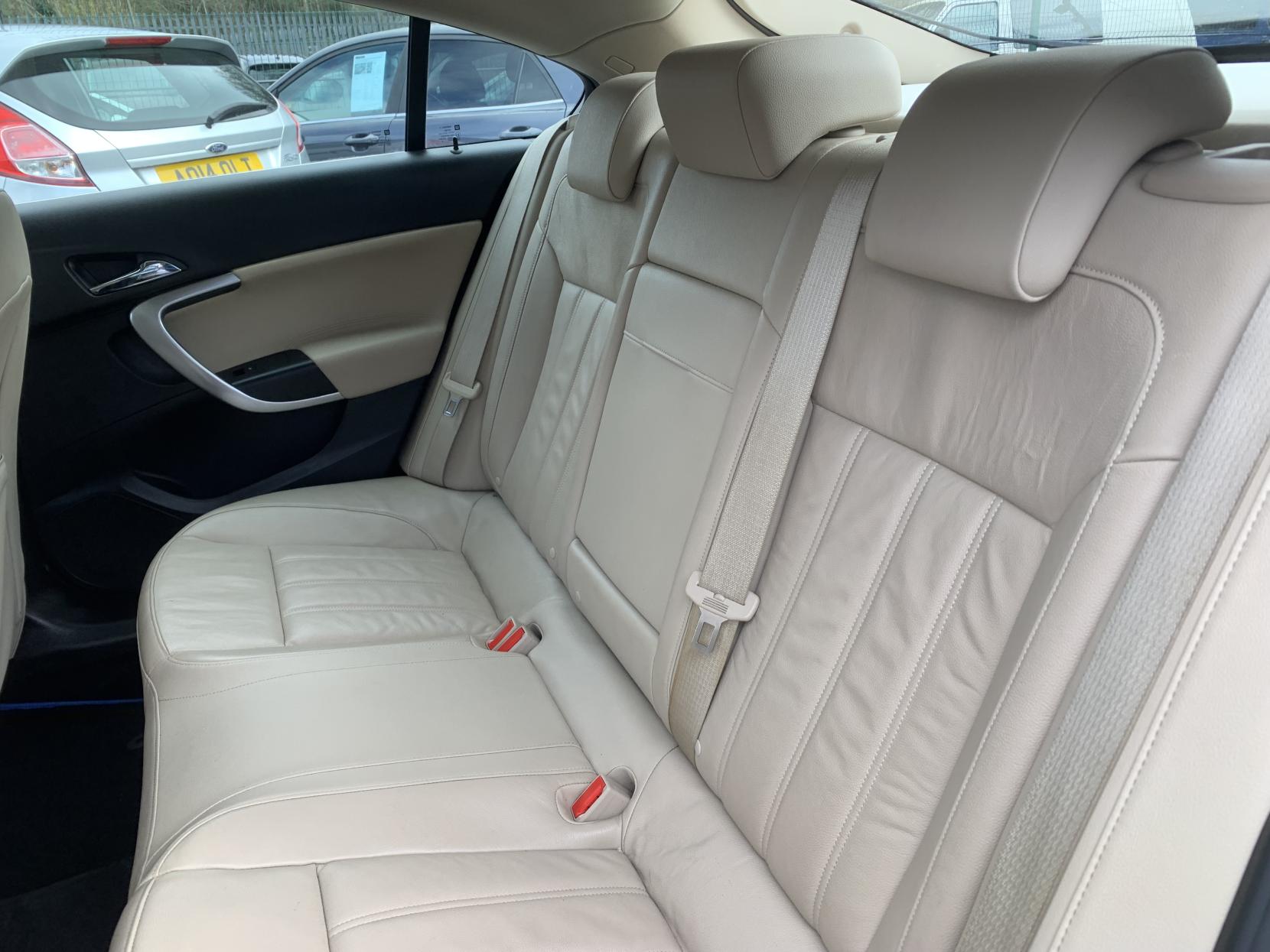 Vauxhall Insignia 2.0 CDTi Elite Nav Hatchback 5dr Diesel Auto Euro 5 (163 ps)