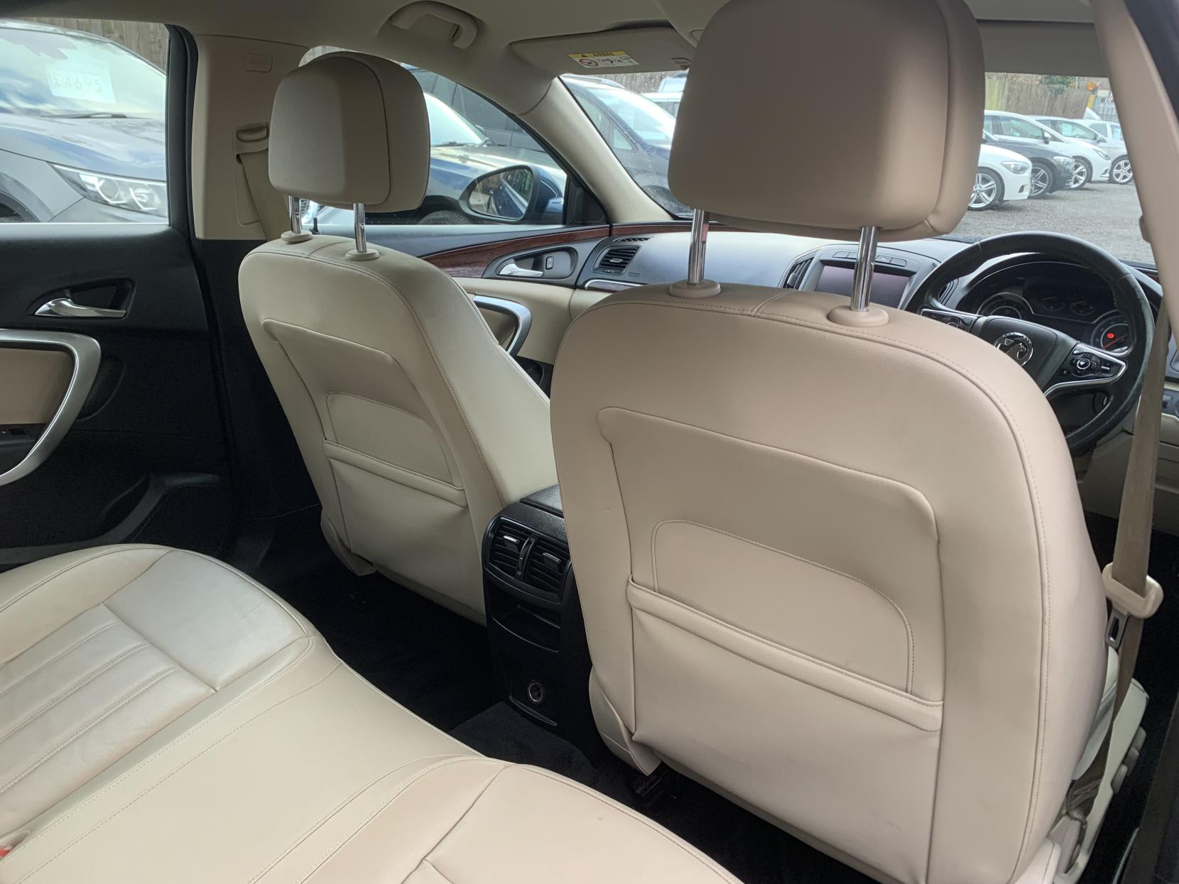 Vauxhall Insignia 2.0 CDTi Elite Nav Hatchback 5dr Diesel Auto Euro 5 (163 ps)